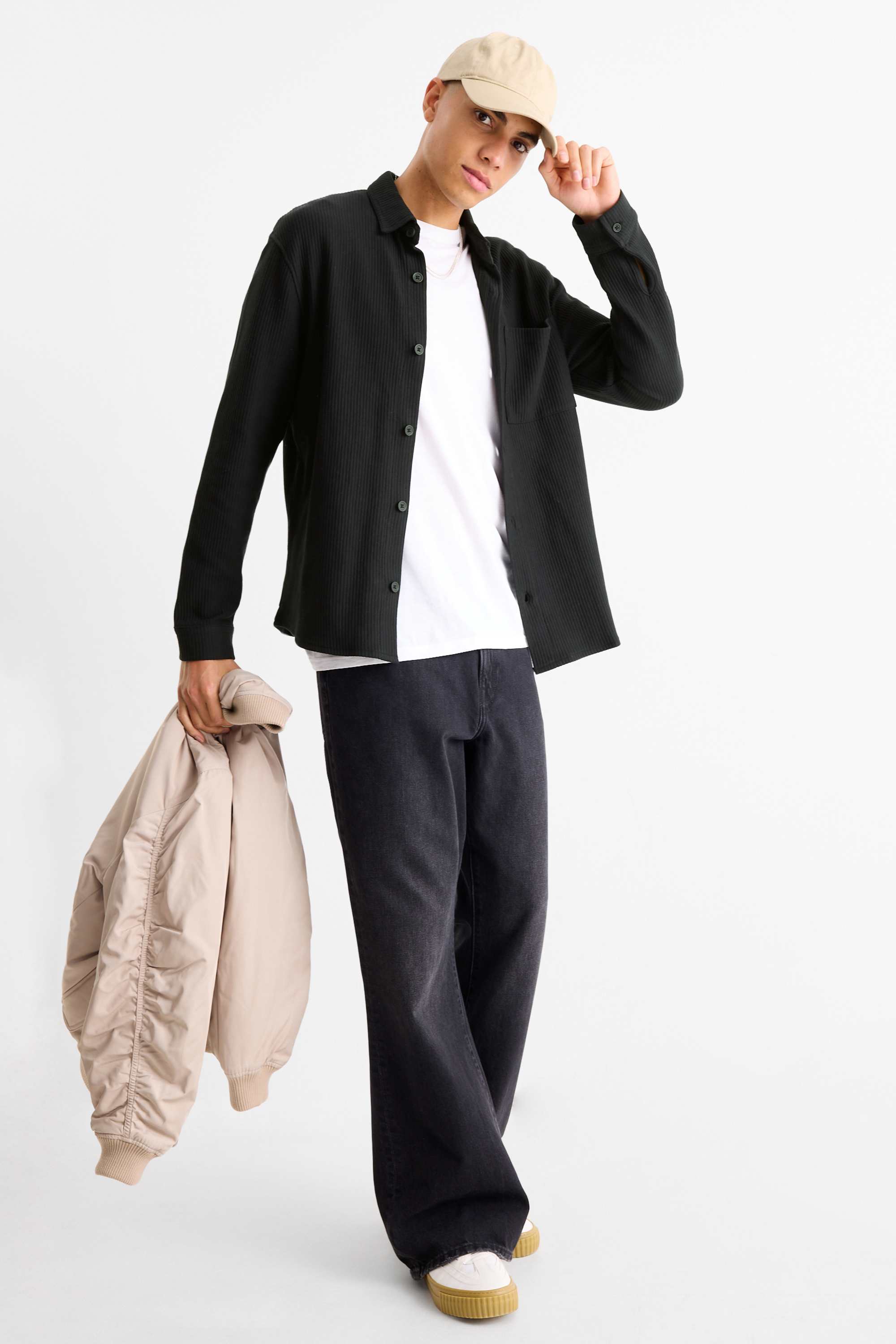 Shirt - relaxed fit - kent collar - ribbed black