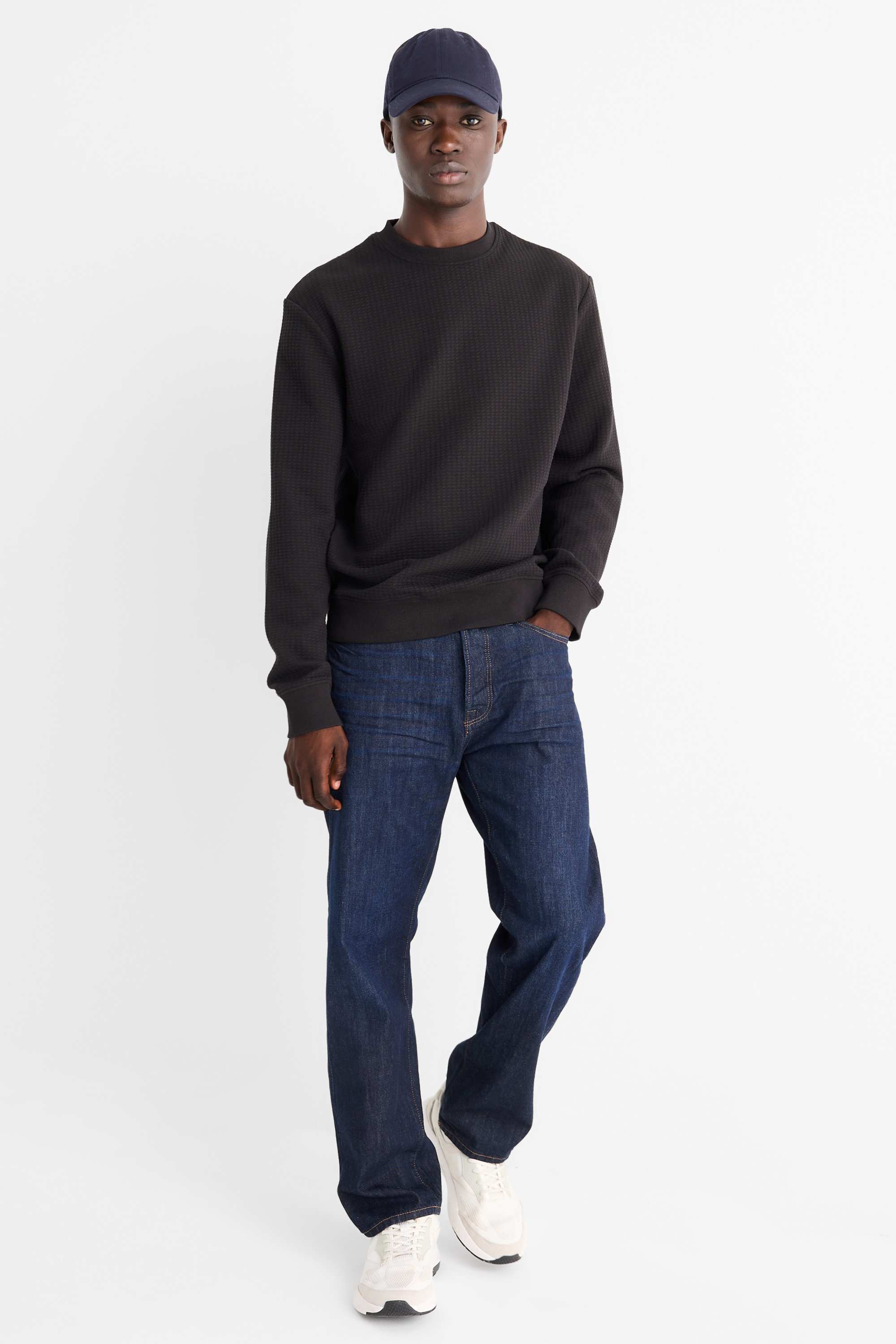 Sweatshirt - textured black