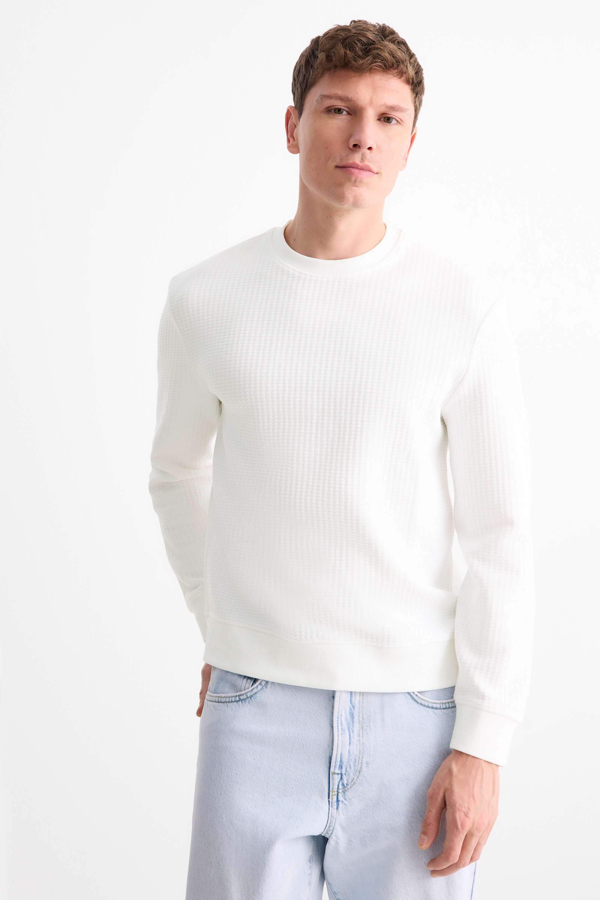 Sweatshirt - textured white