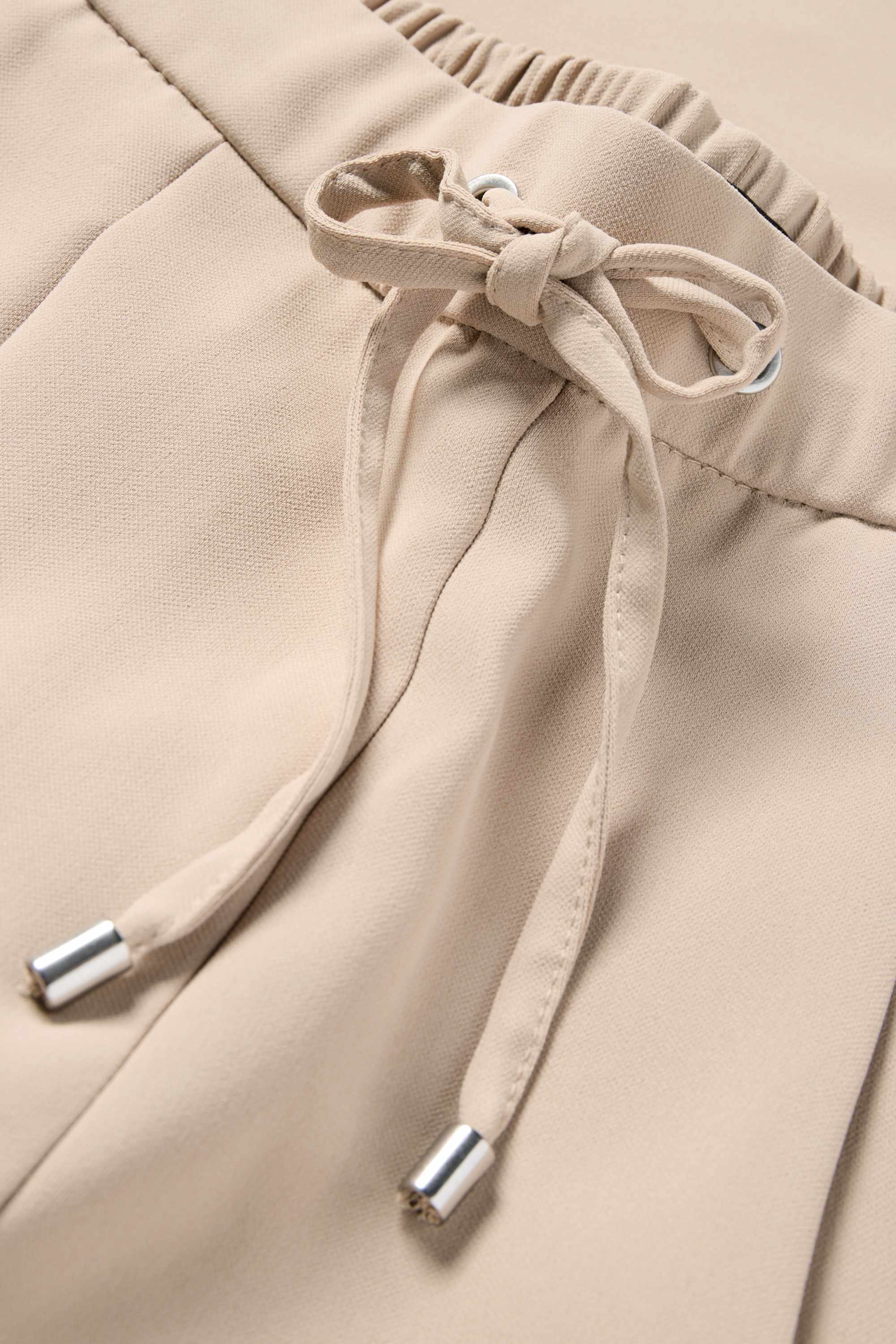 Cloth trousers - mid-rise waist - tapered fit beige