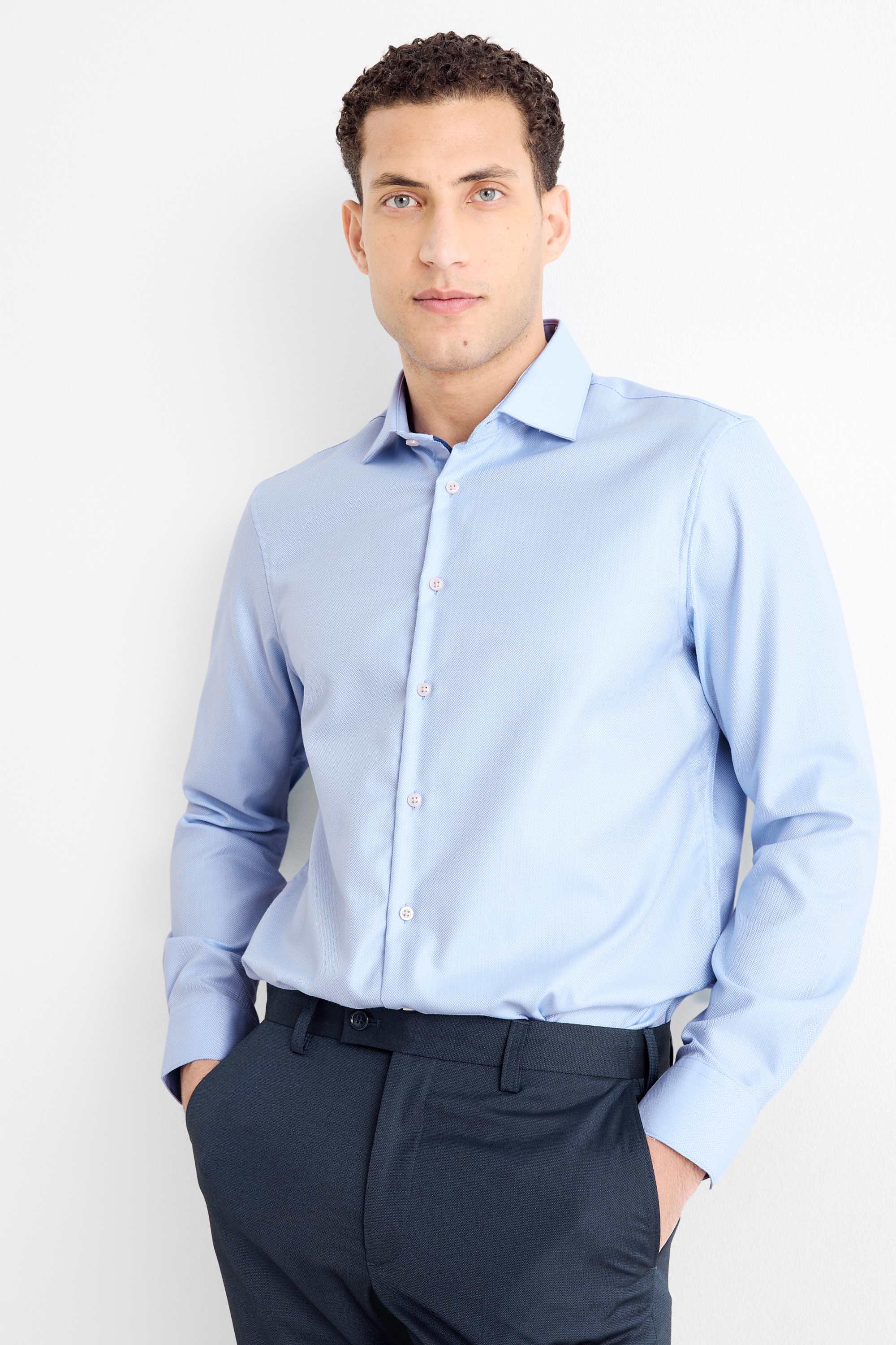 Business shirt - regular fit - cutaway collar - easy-iron light blue