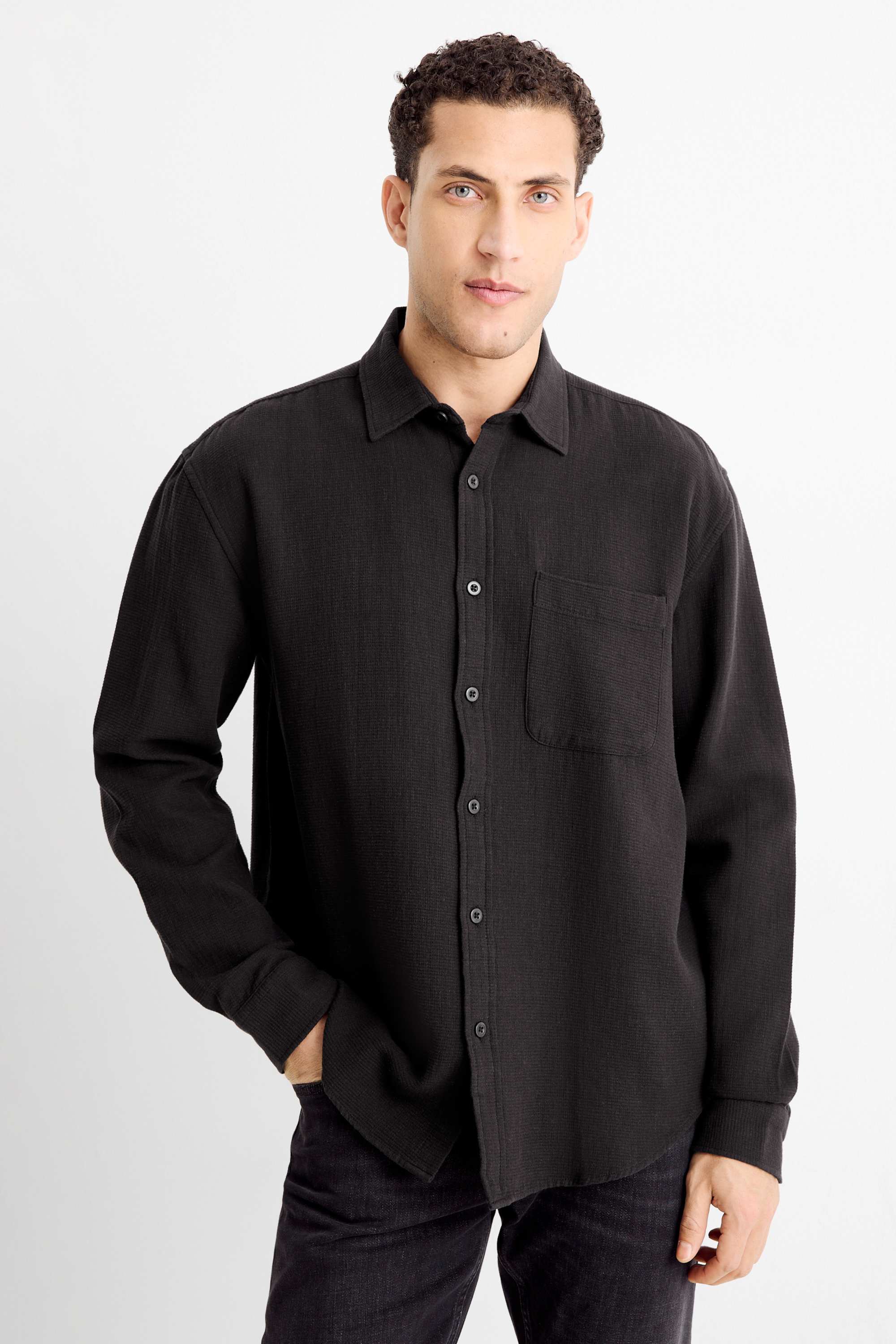 Shirt - loose fit - kent collar - textured black