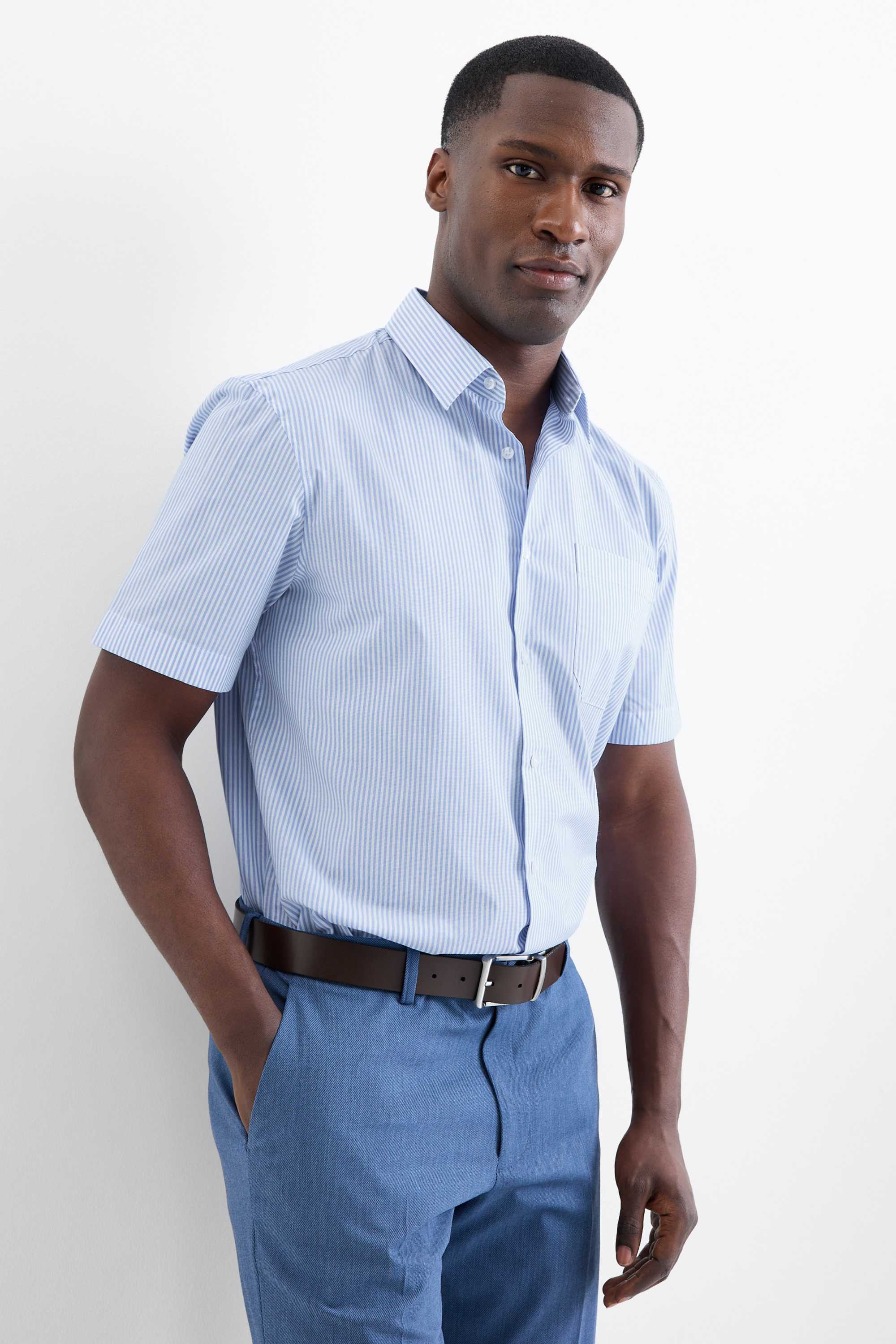 Business shirt - regular fit - kent collar - striped light blue