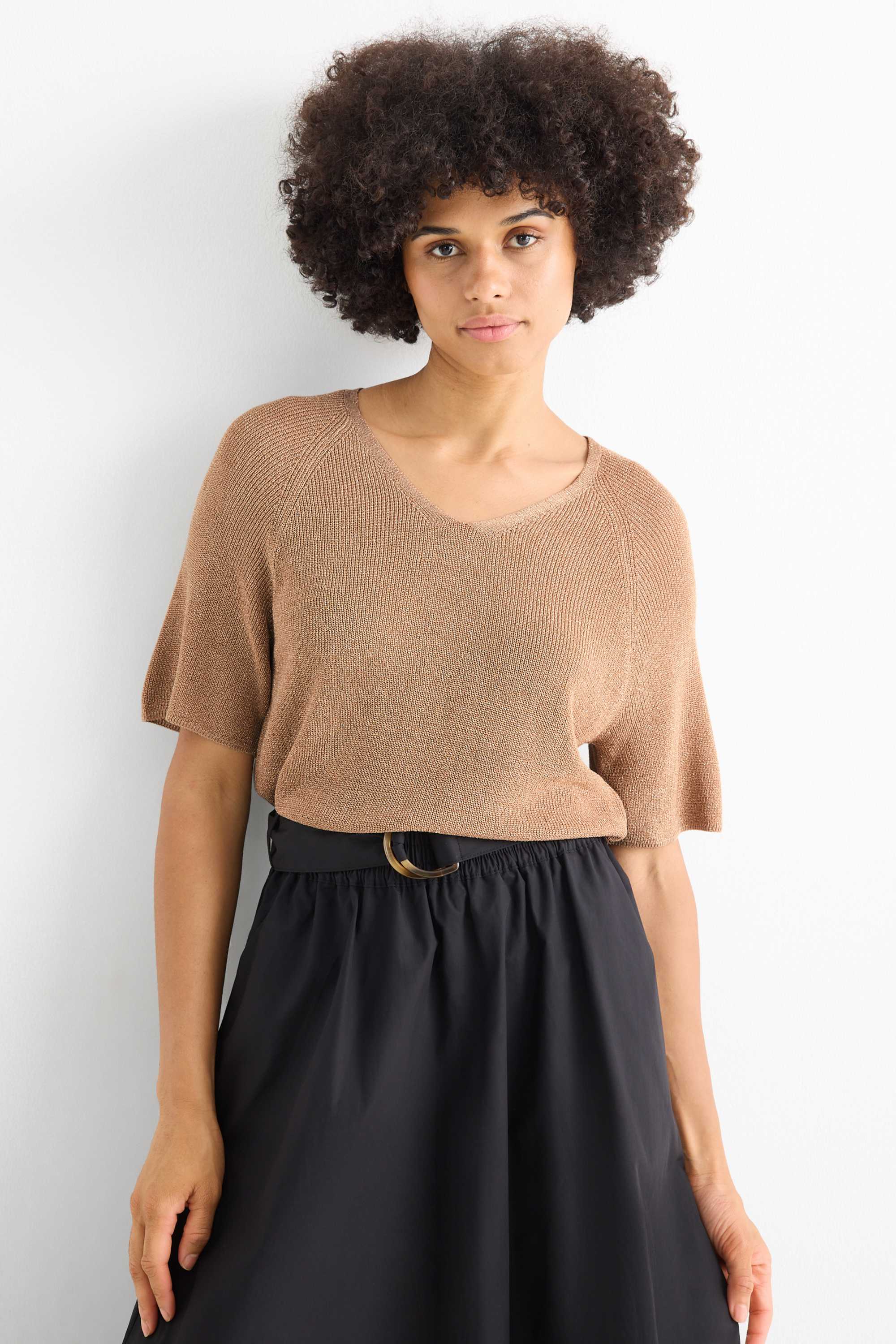 Knitted jumper - short sleeve - shiny light brown