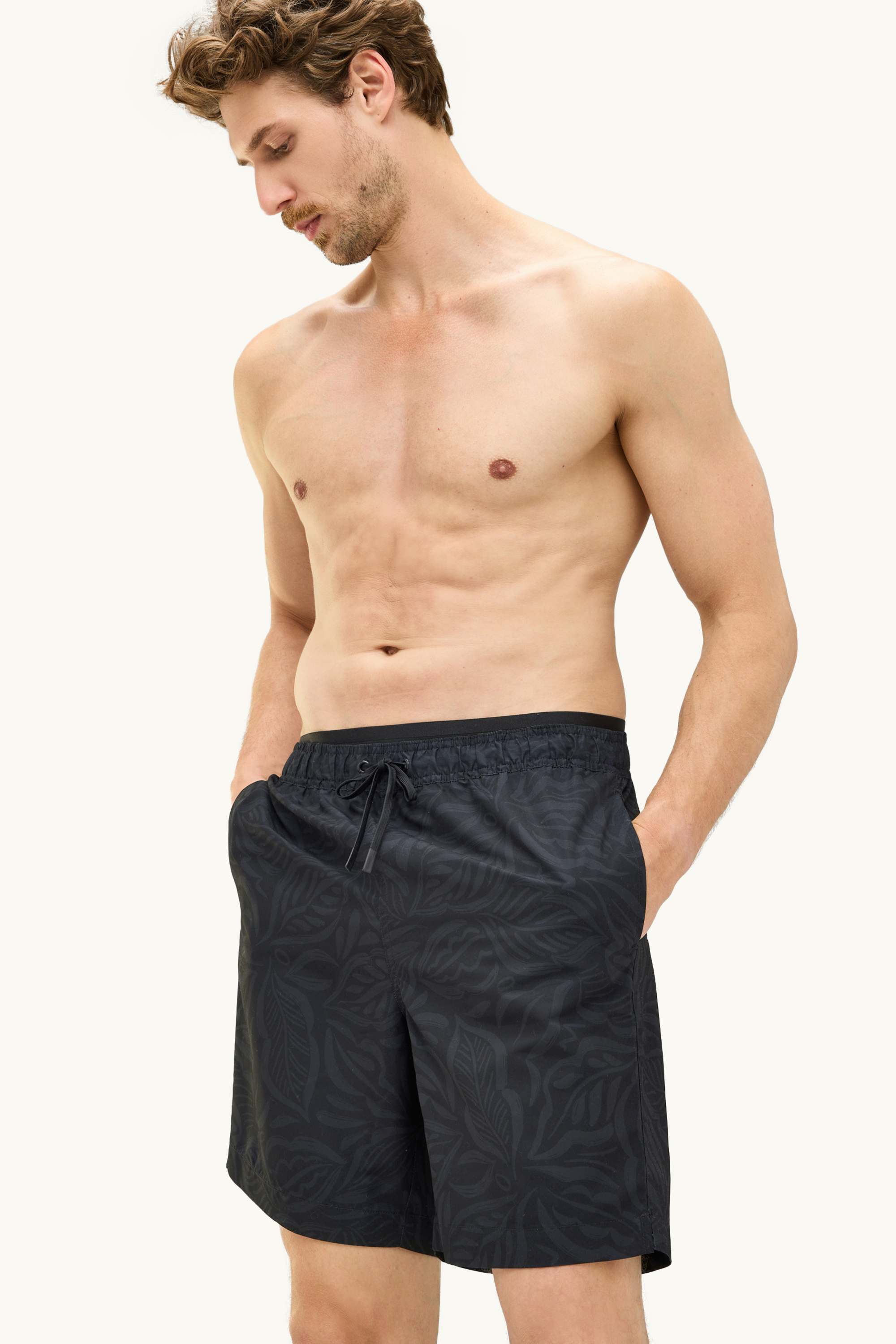Swim shorts - patterned black