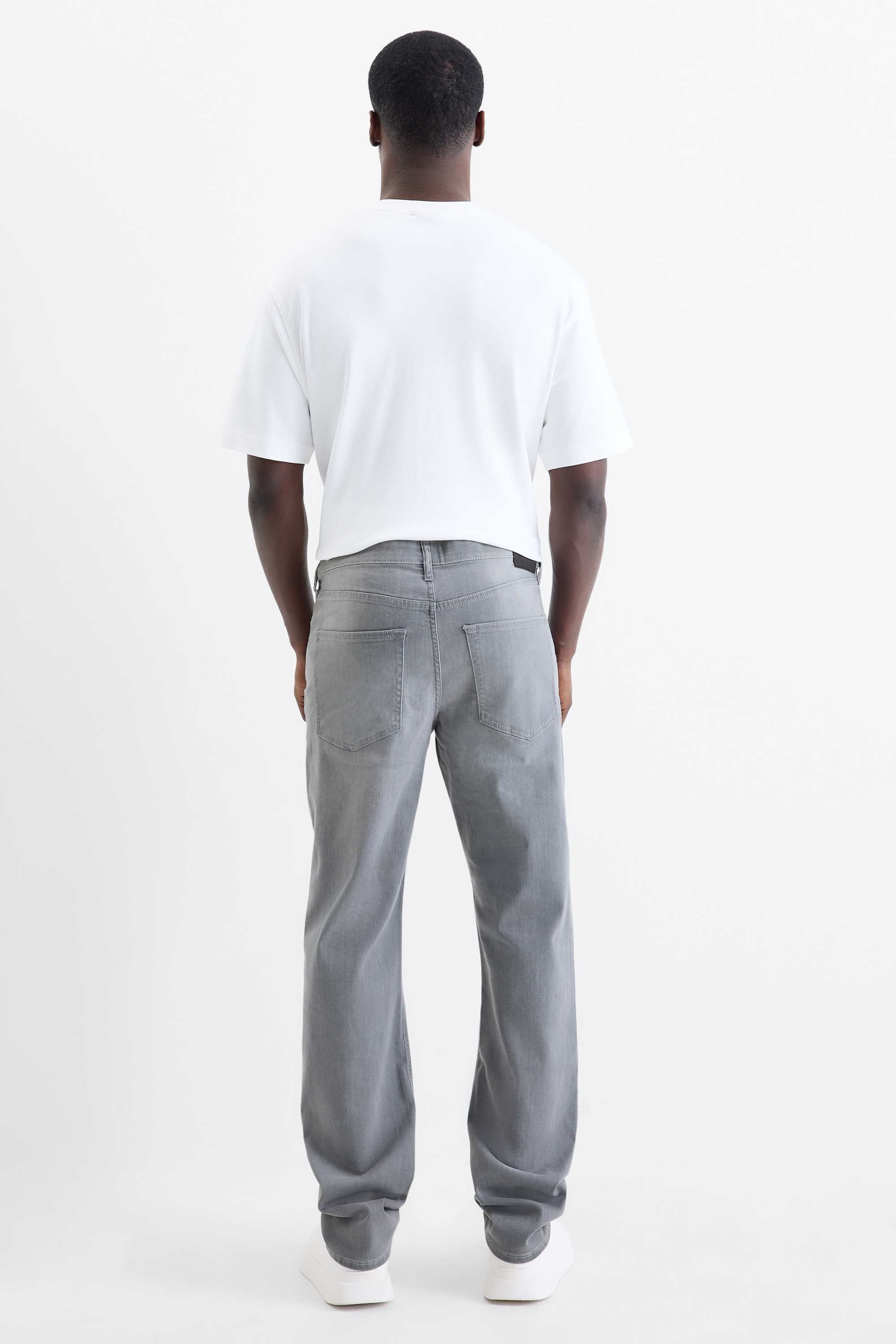 Straight jeans gray