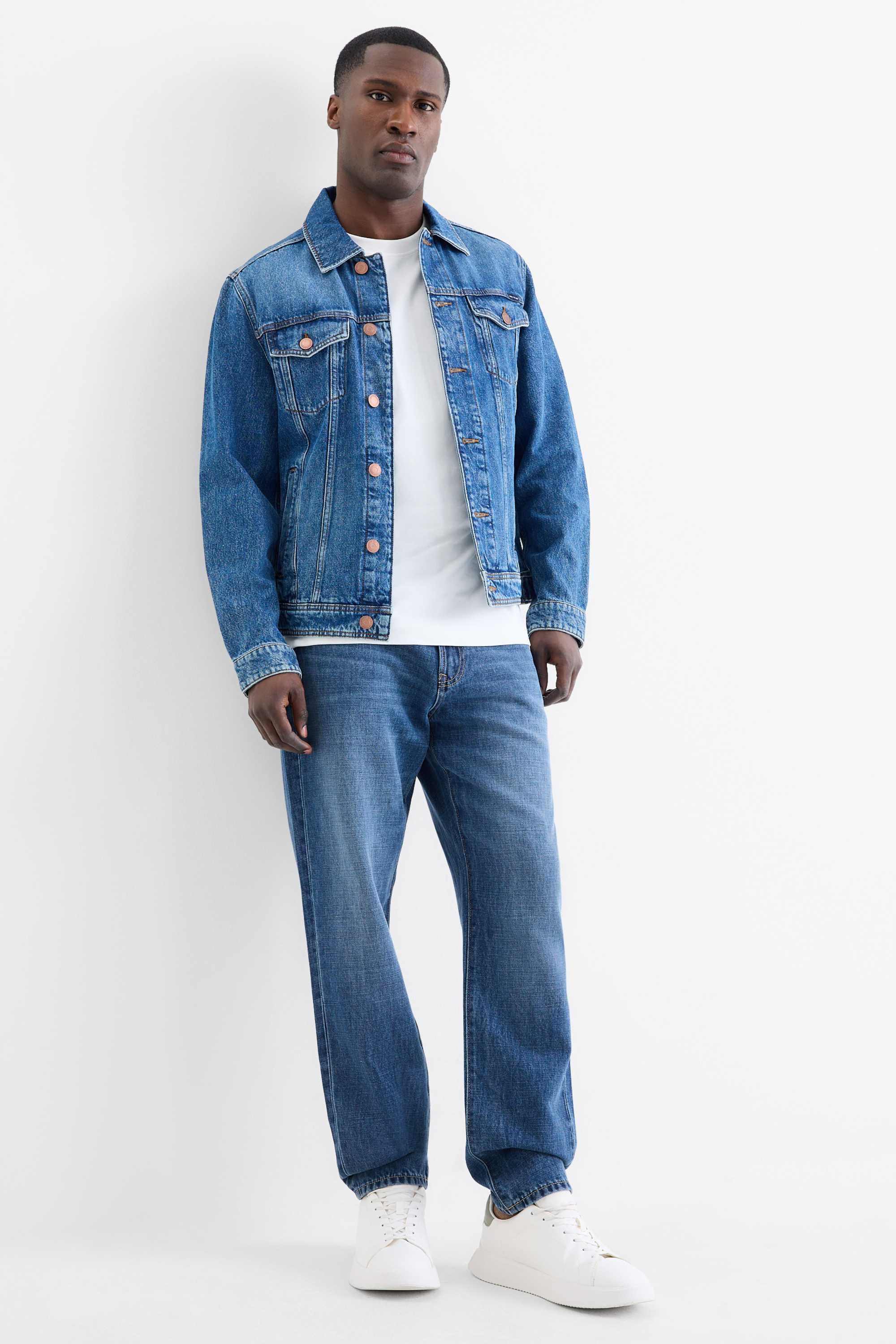 Relaxed tapered jeans with linen content blue (1)