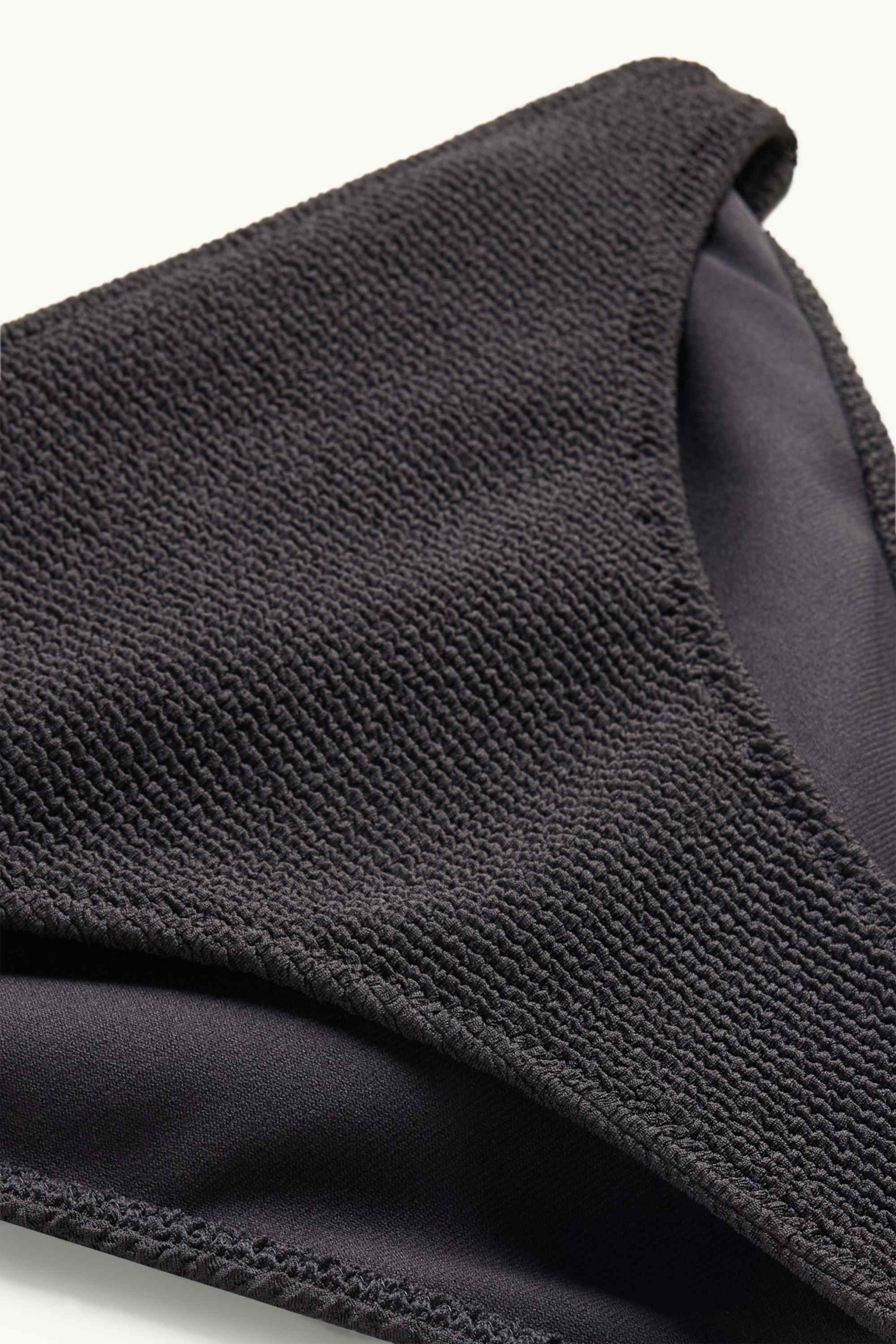 Brazilian bikini bottoms - mid-rise waist - LYCRA® XTRA LIFE™ black