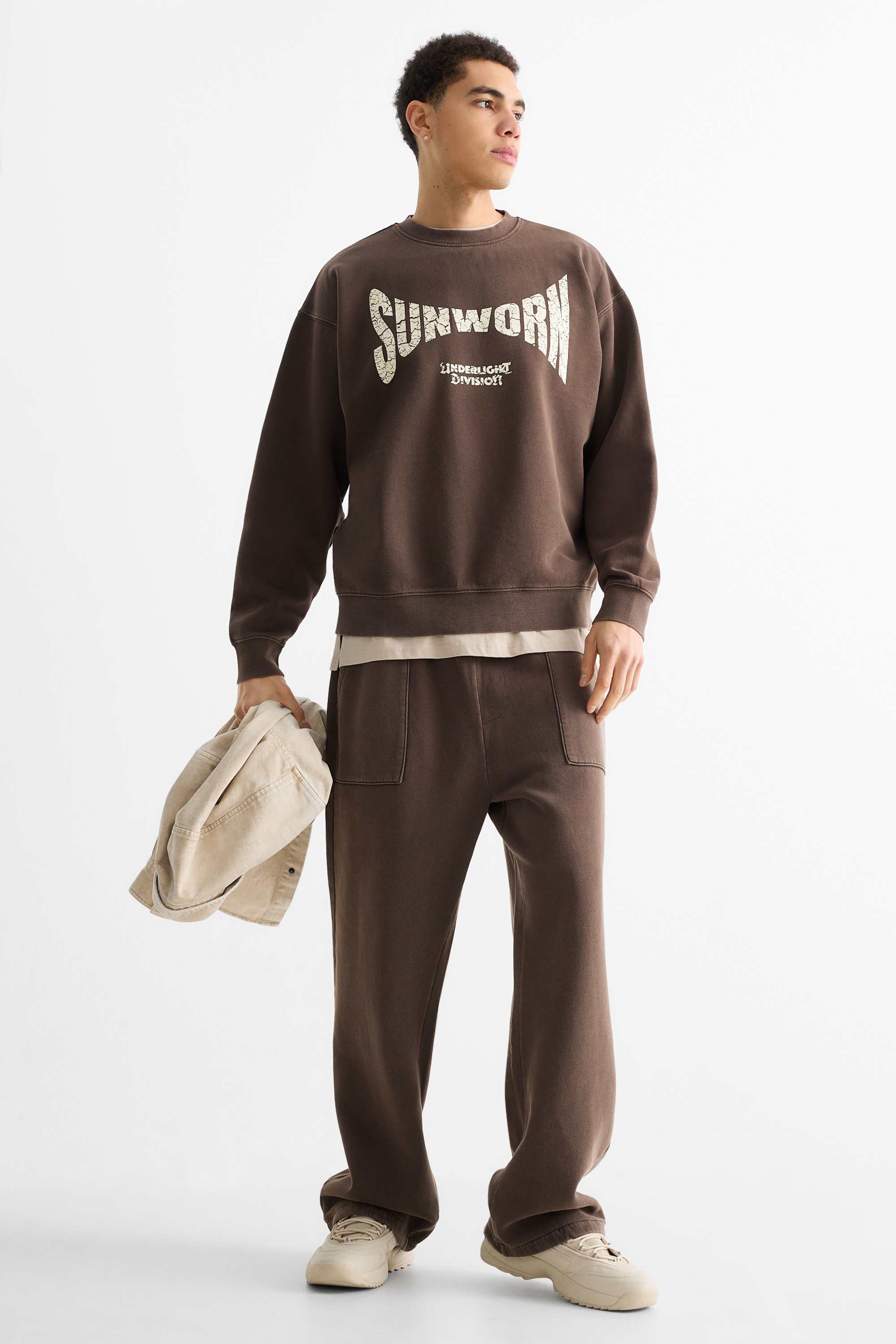 Oversized sweatshirt brown
