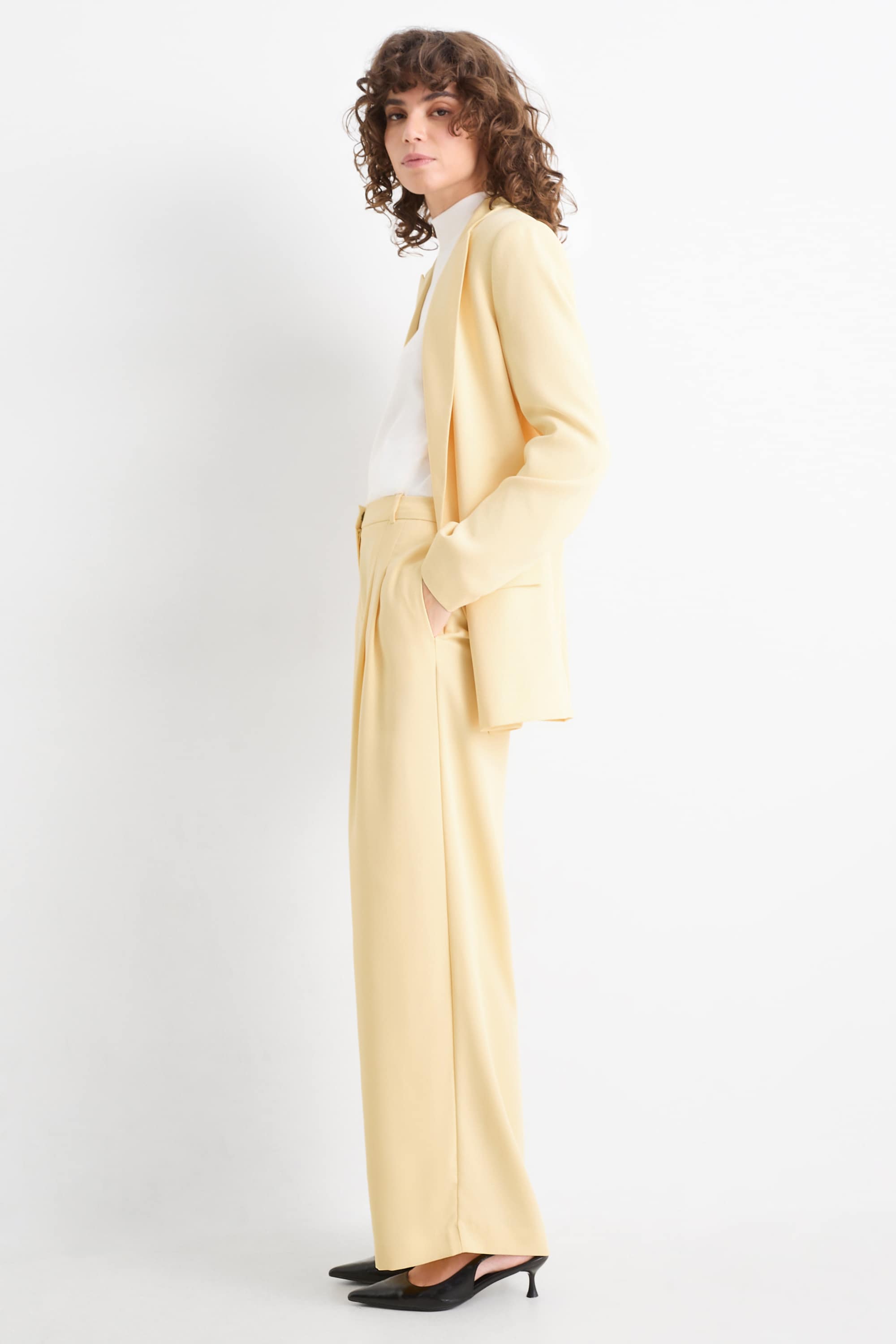 Business trousers - mid-rise waist - straight leg light yellow