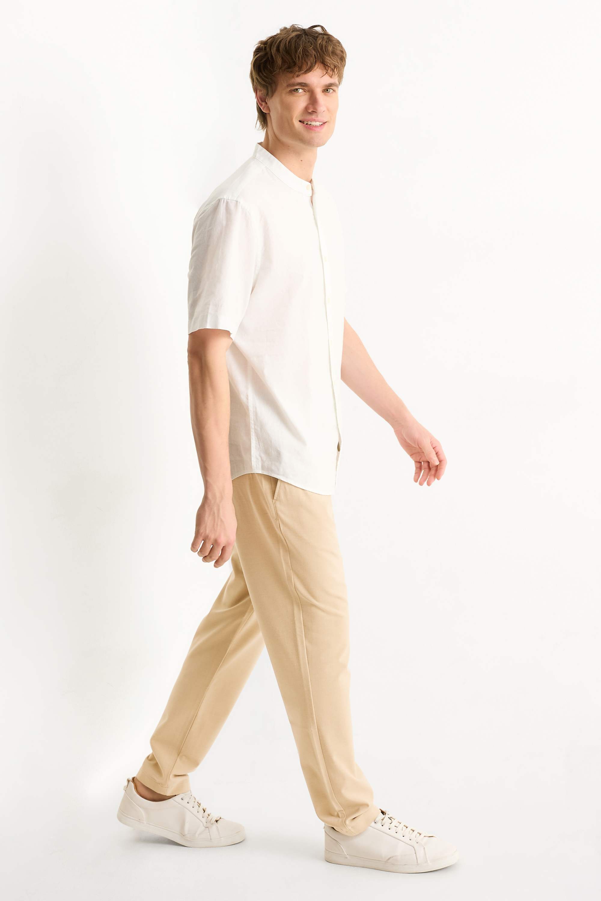 Chinos - tapered fit beige