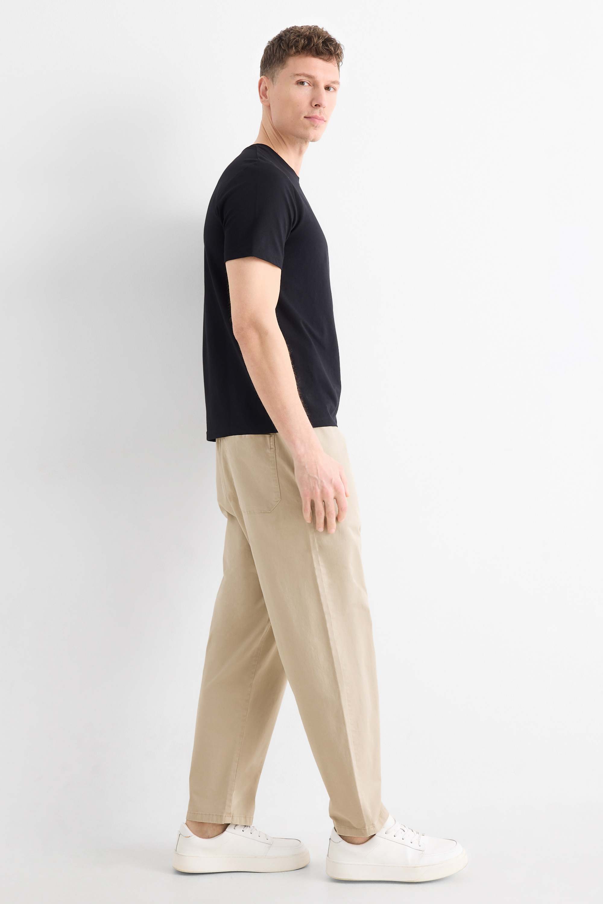 Chinos - relaxed fit beige