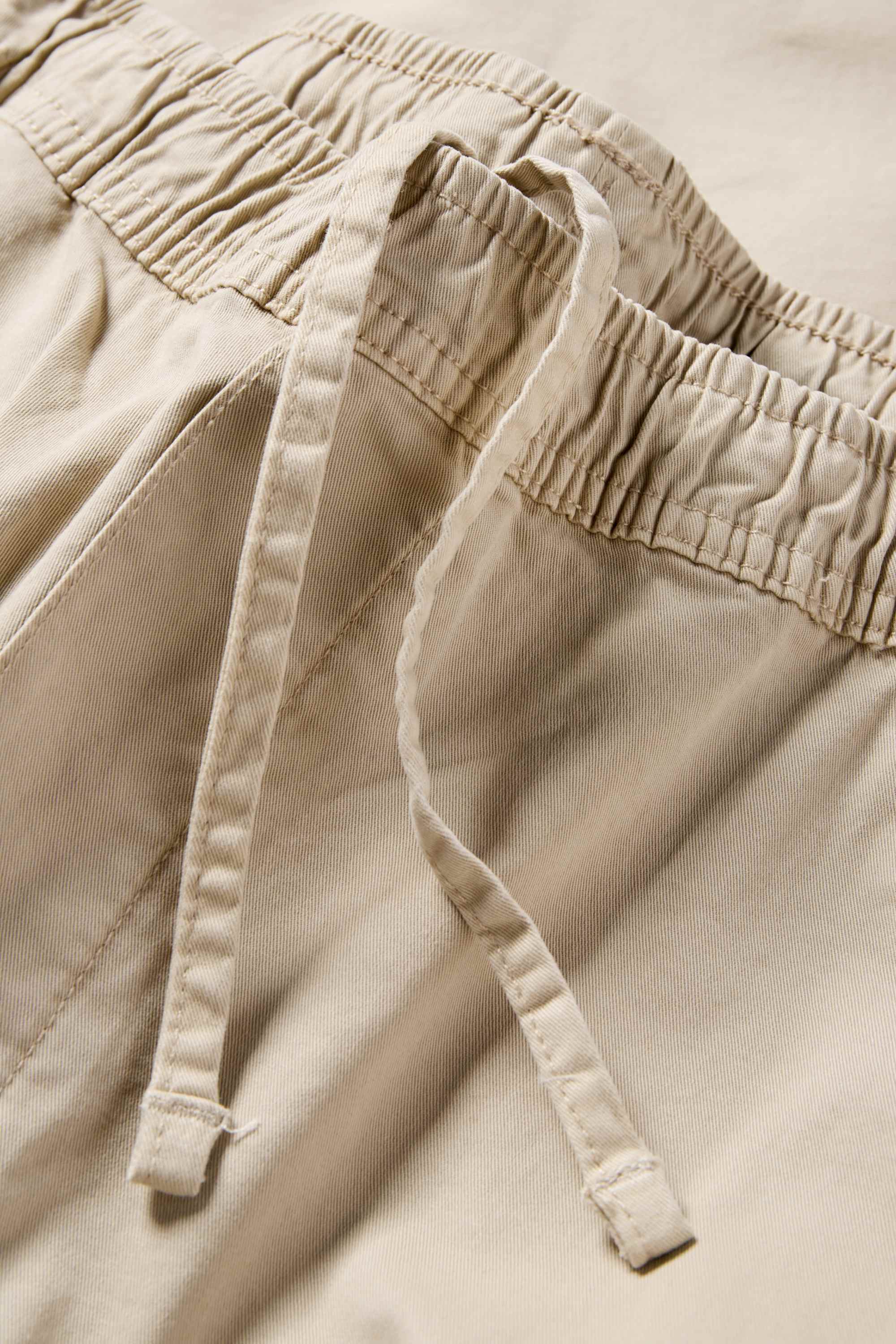 Chinos - relaxed fit beige