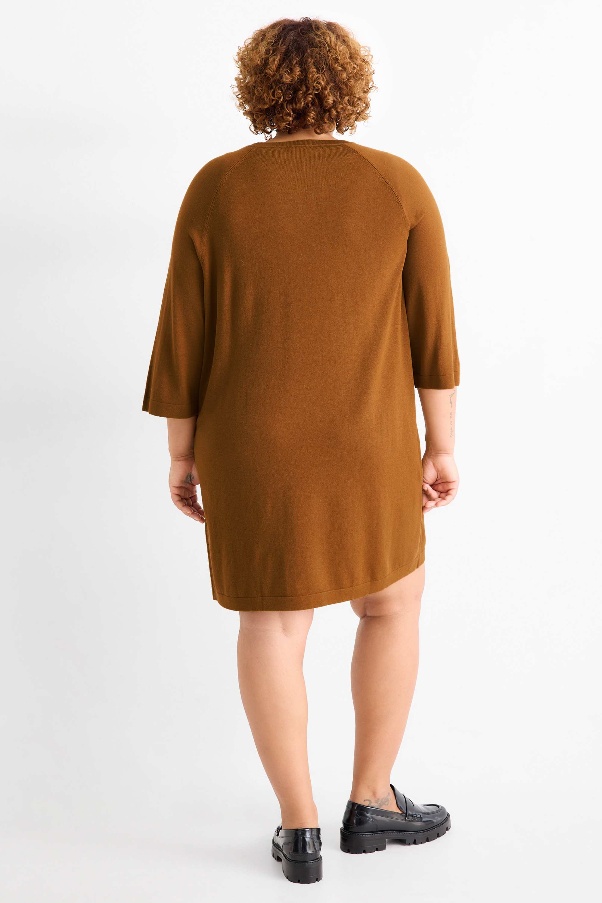 Knitted dress - straight fit brown