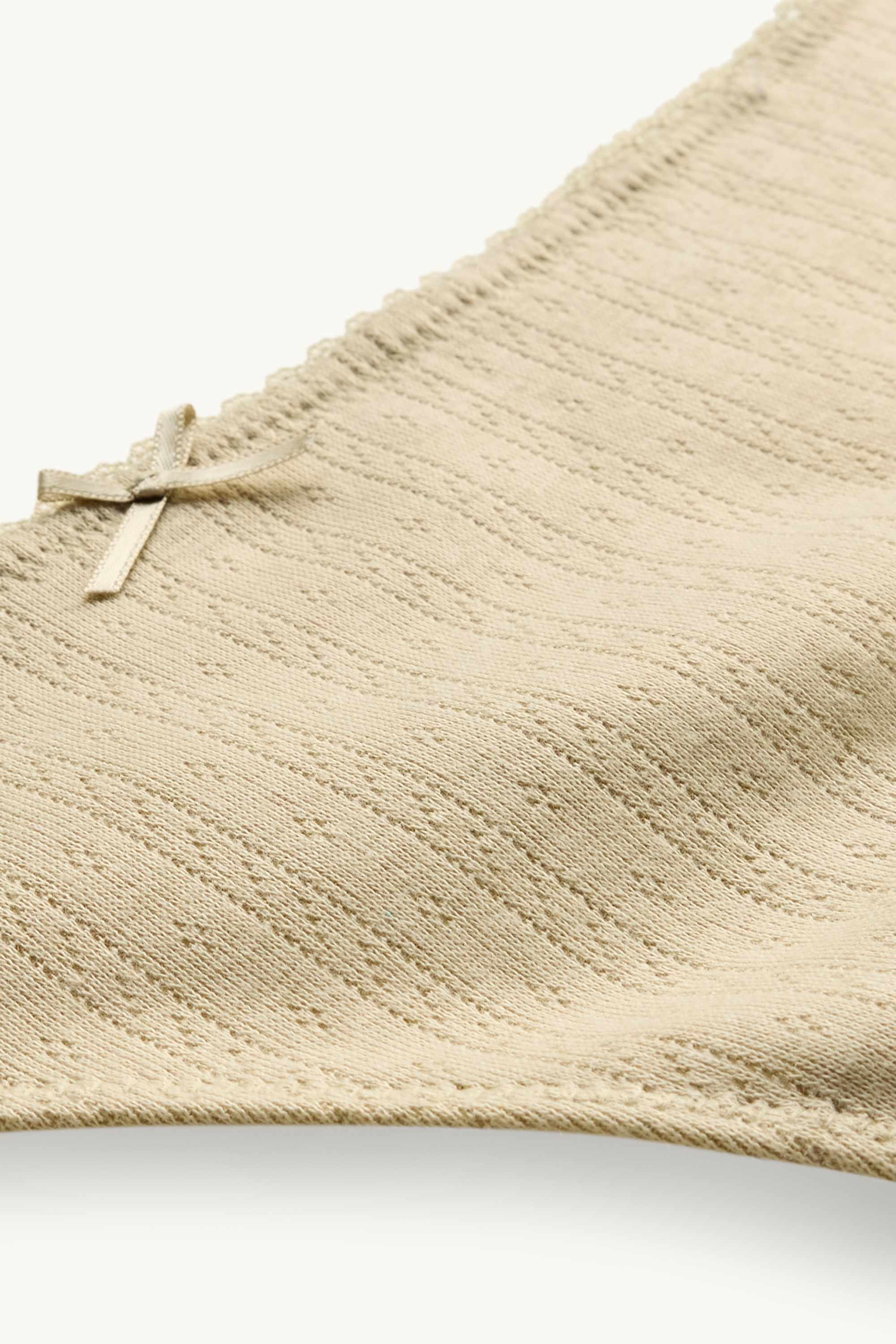 Pointelle thong beige