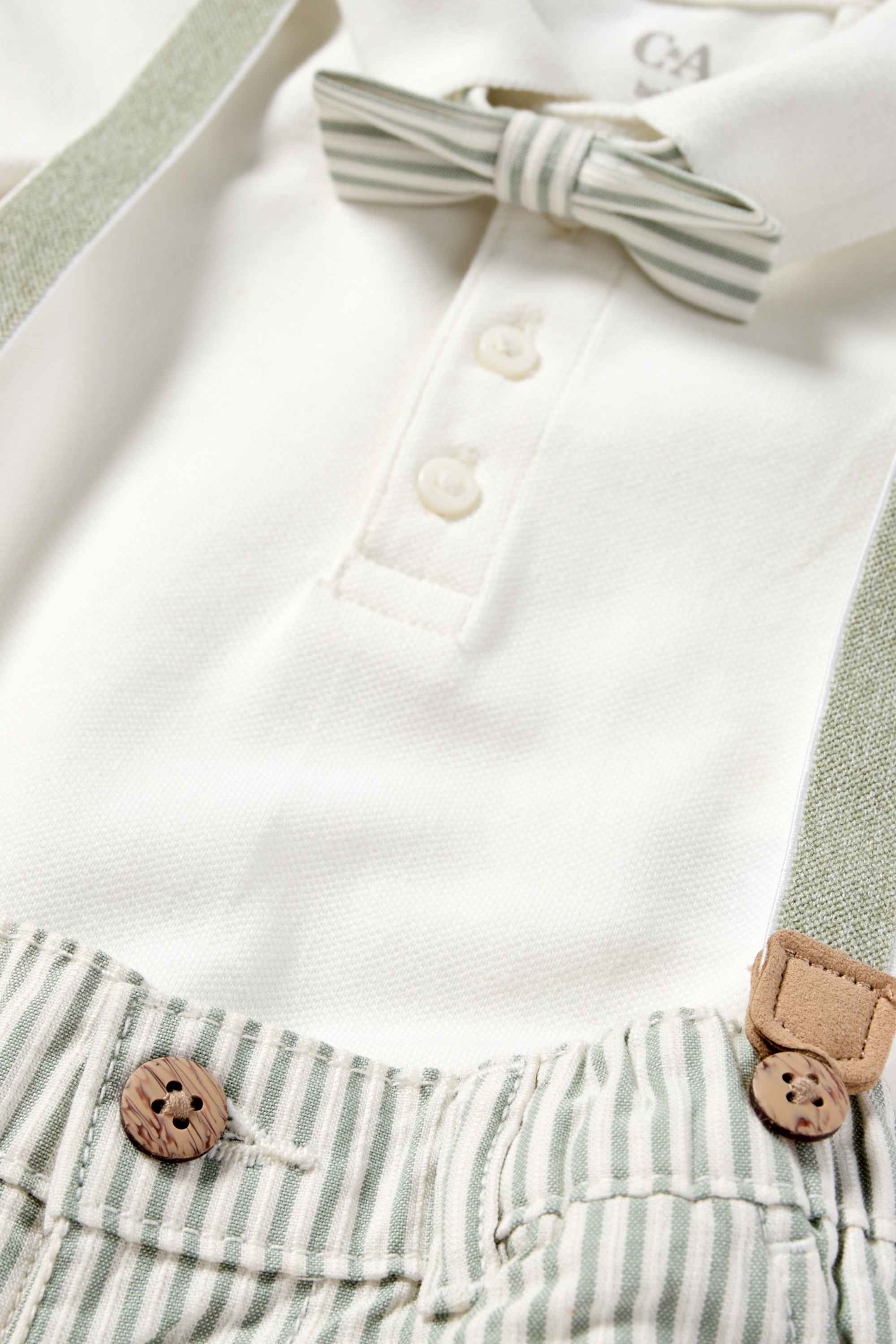 Baby outfit - 3 piece white / green