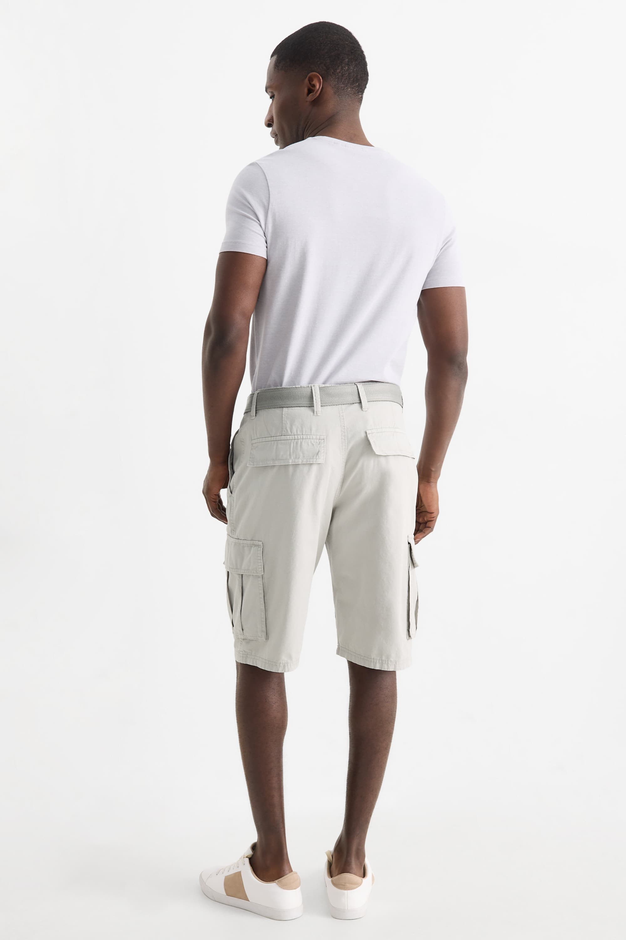 Cargo shorts with belt light gray