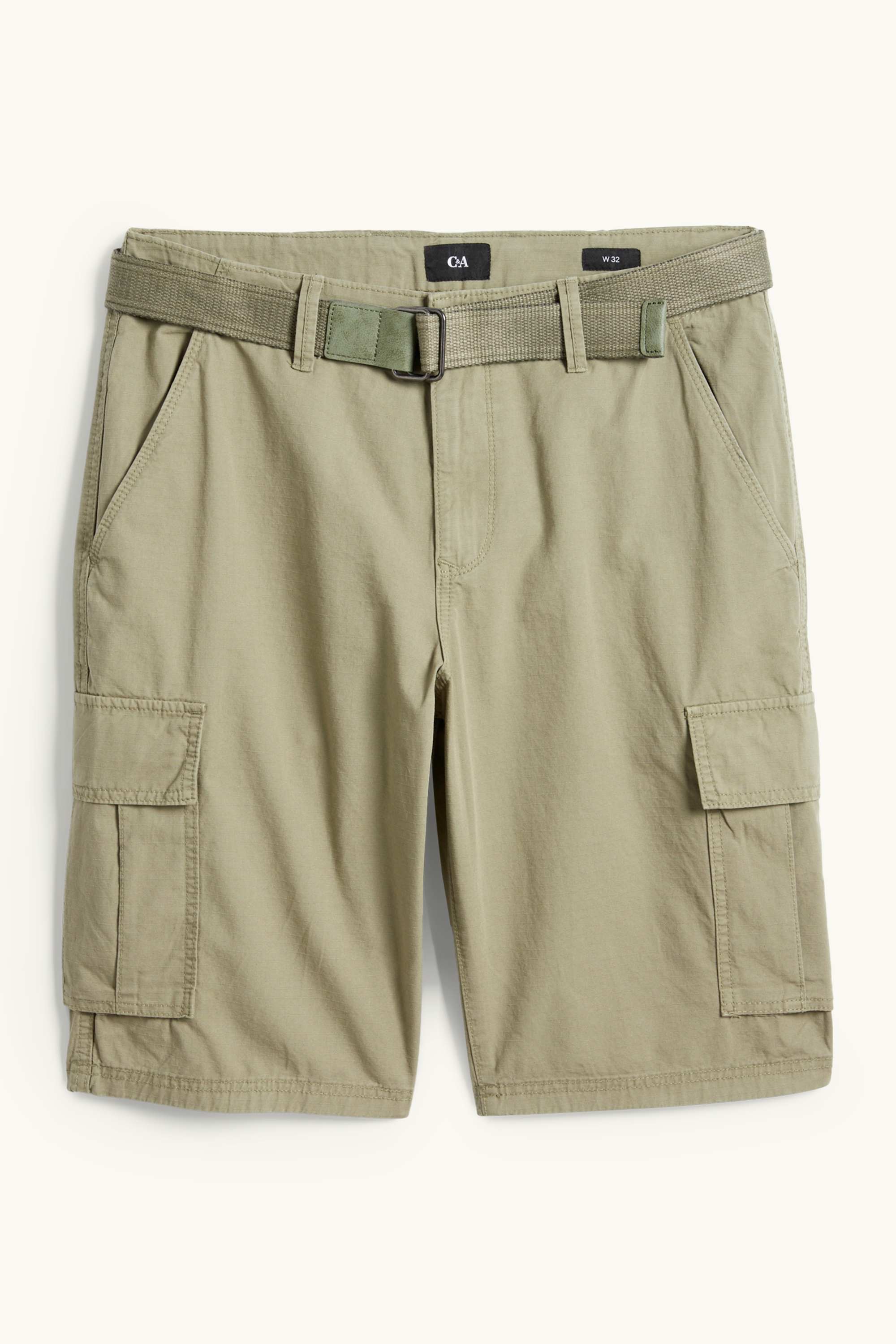 Cargo shorts with belt green