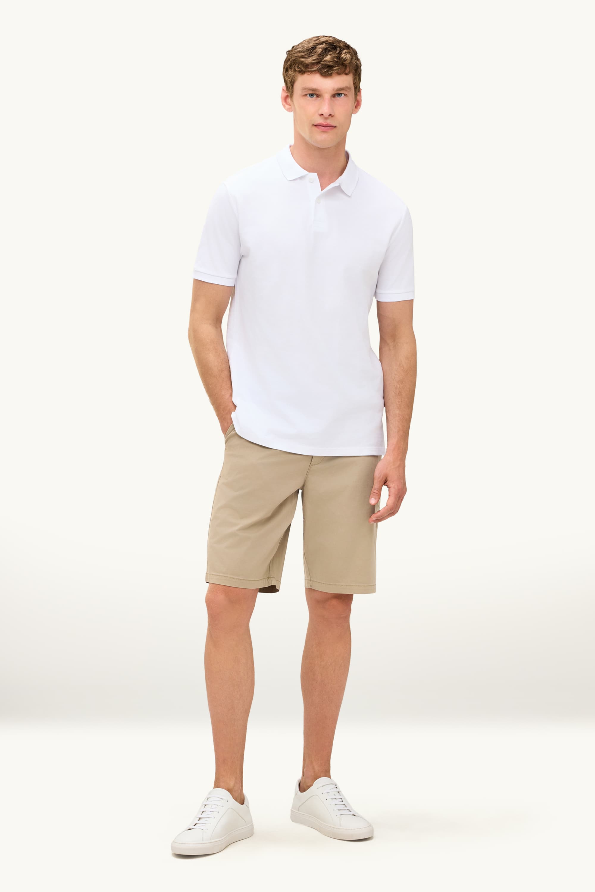 Shorts with belt brown