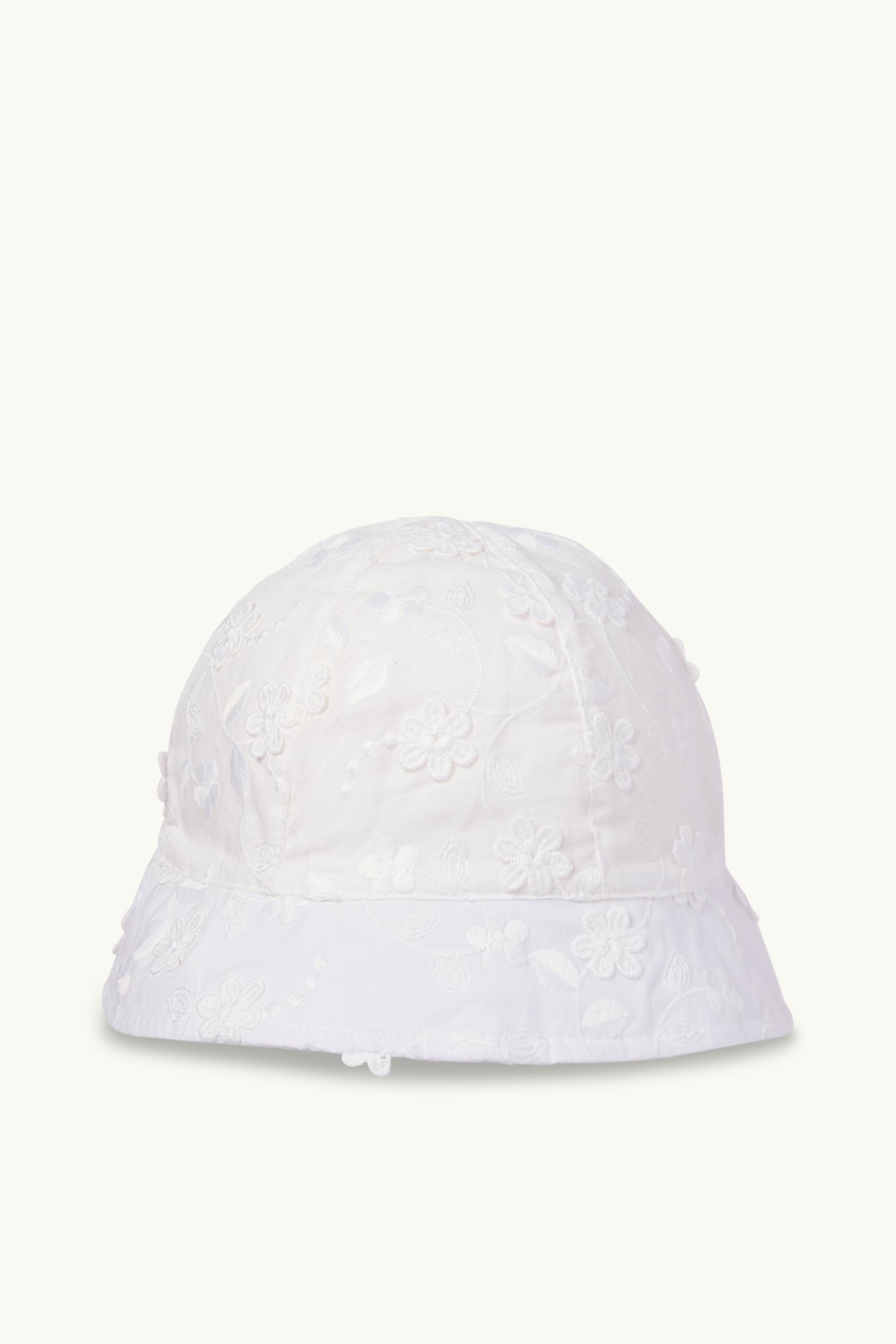 Baby hat - broderie anglaise white
