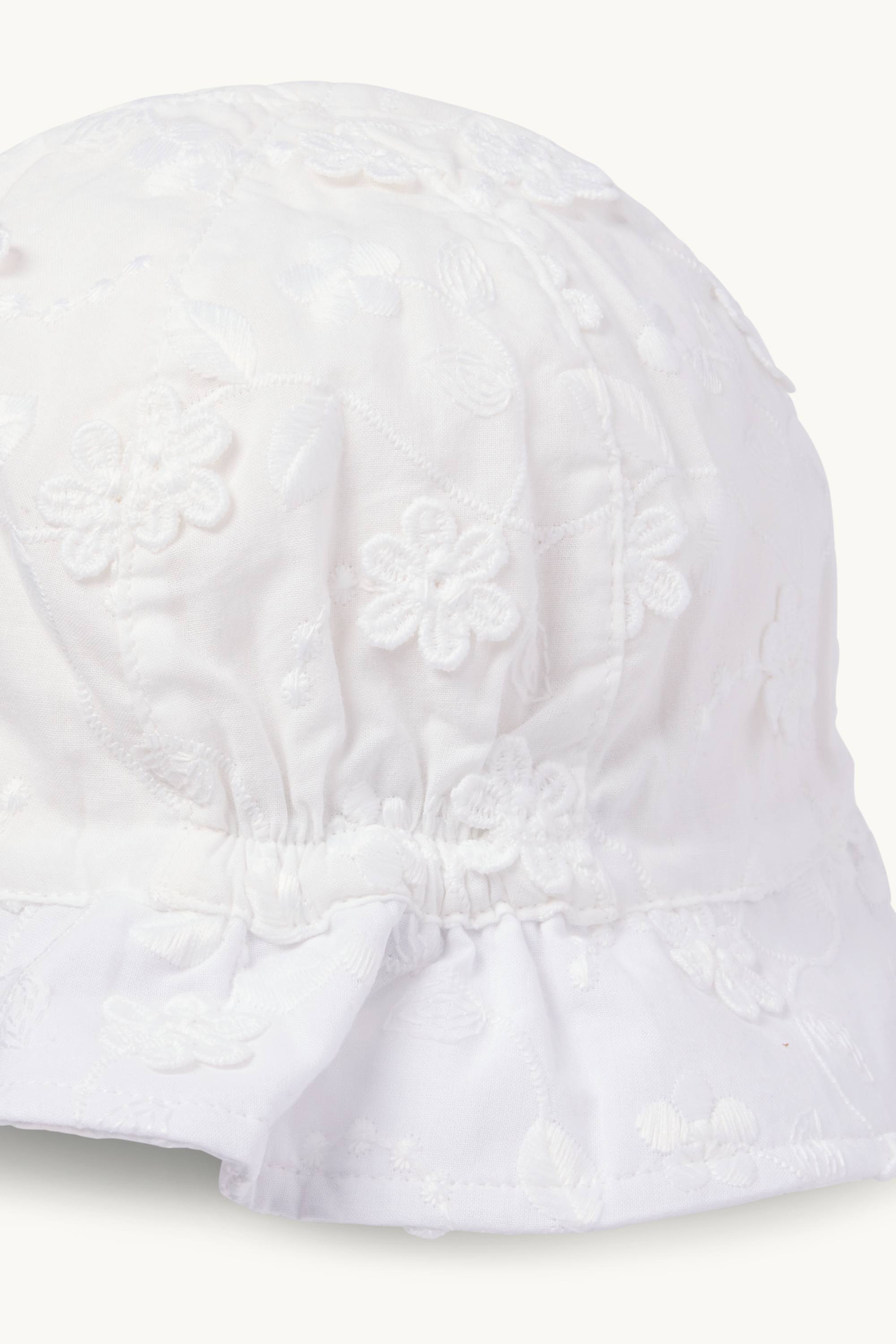 Baby hat - broderie anglaise white