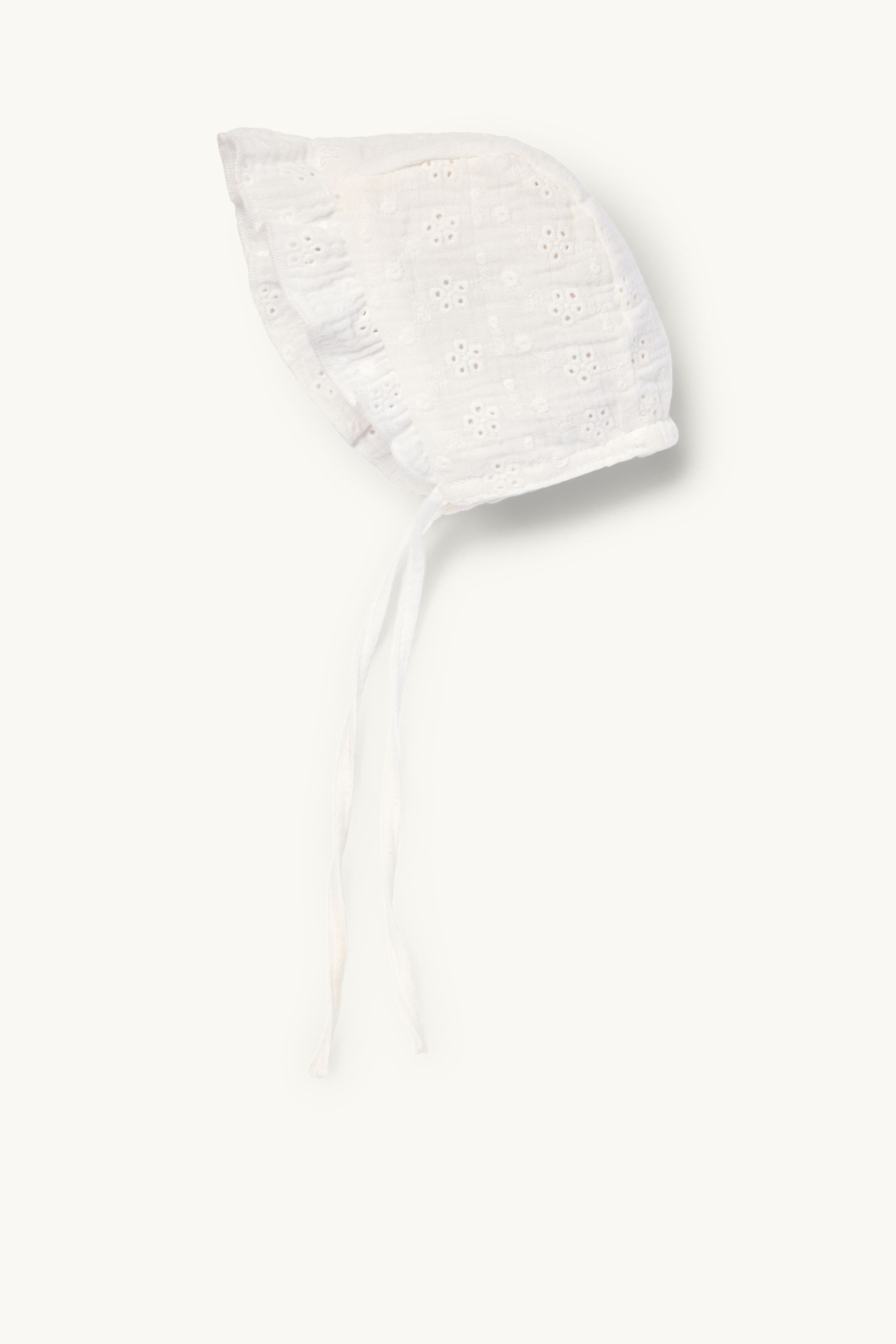 Baby hat - broderie anglaise white