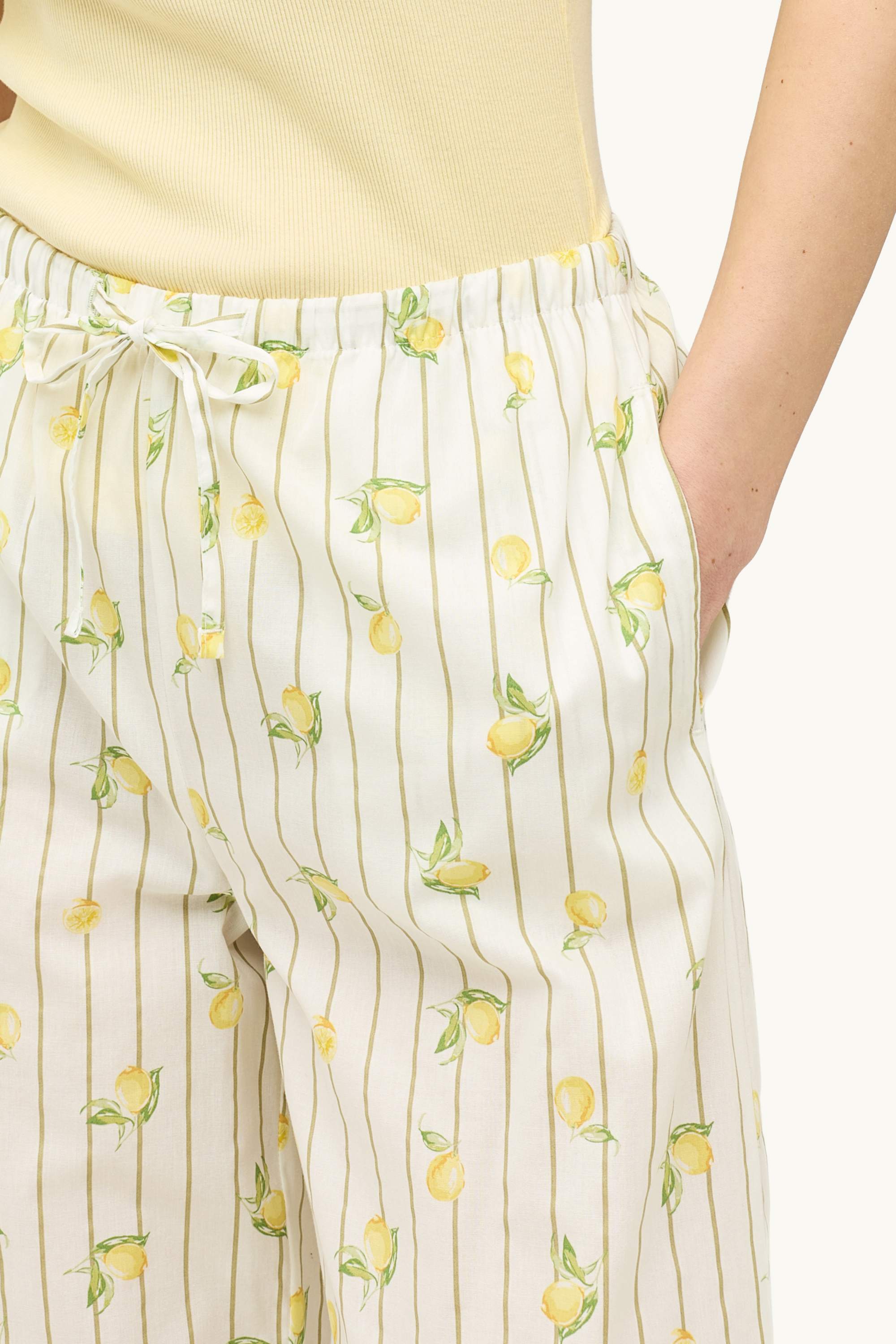 Pyjamas - patterned yellow