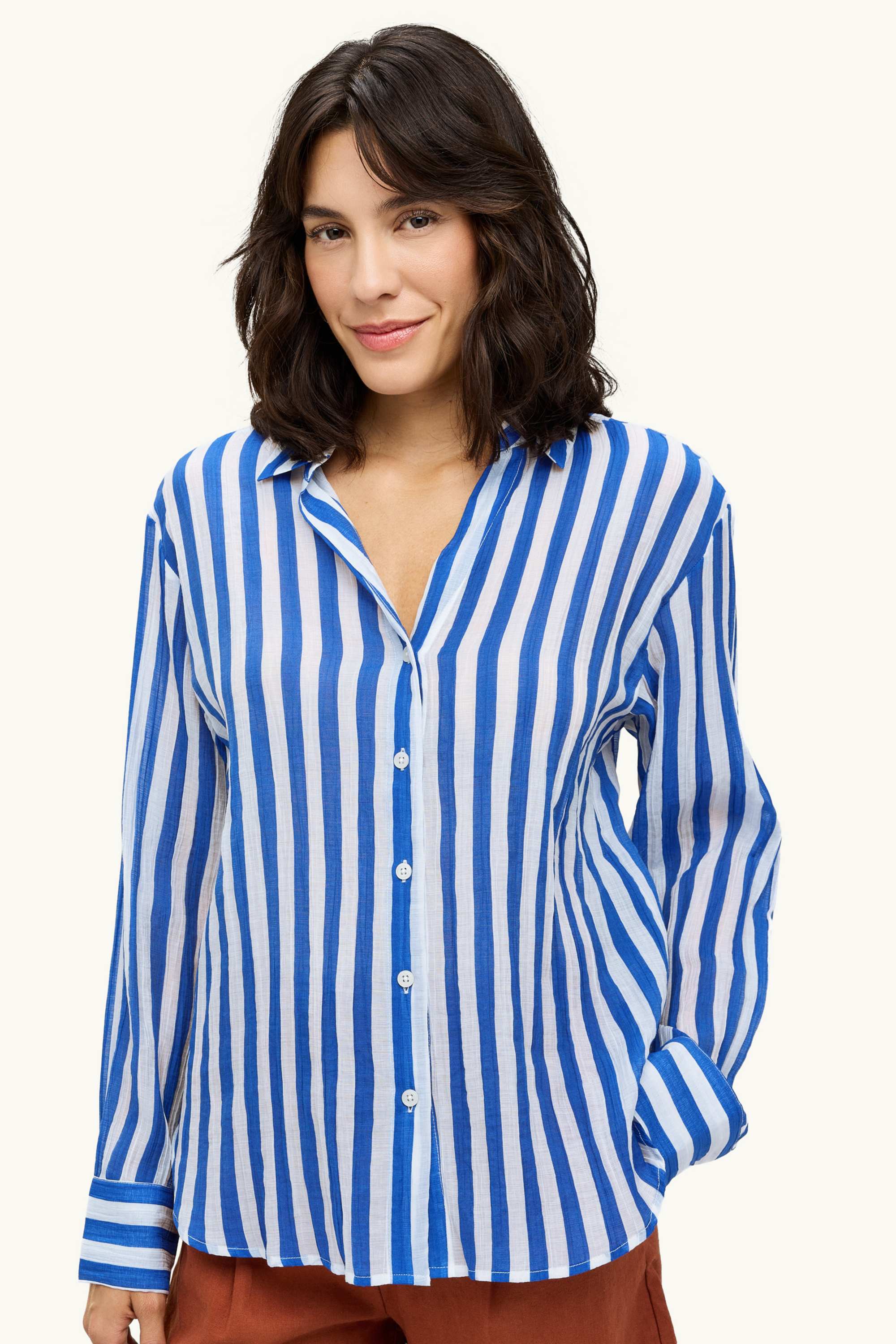 V-neck blouse - striped - textured blue / white