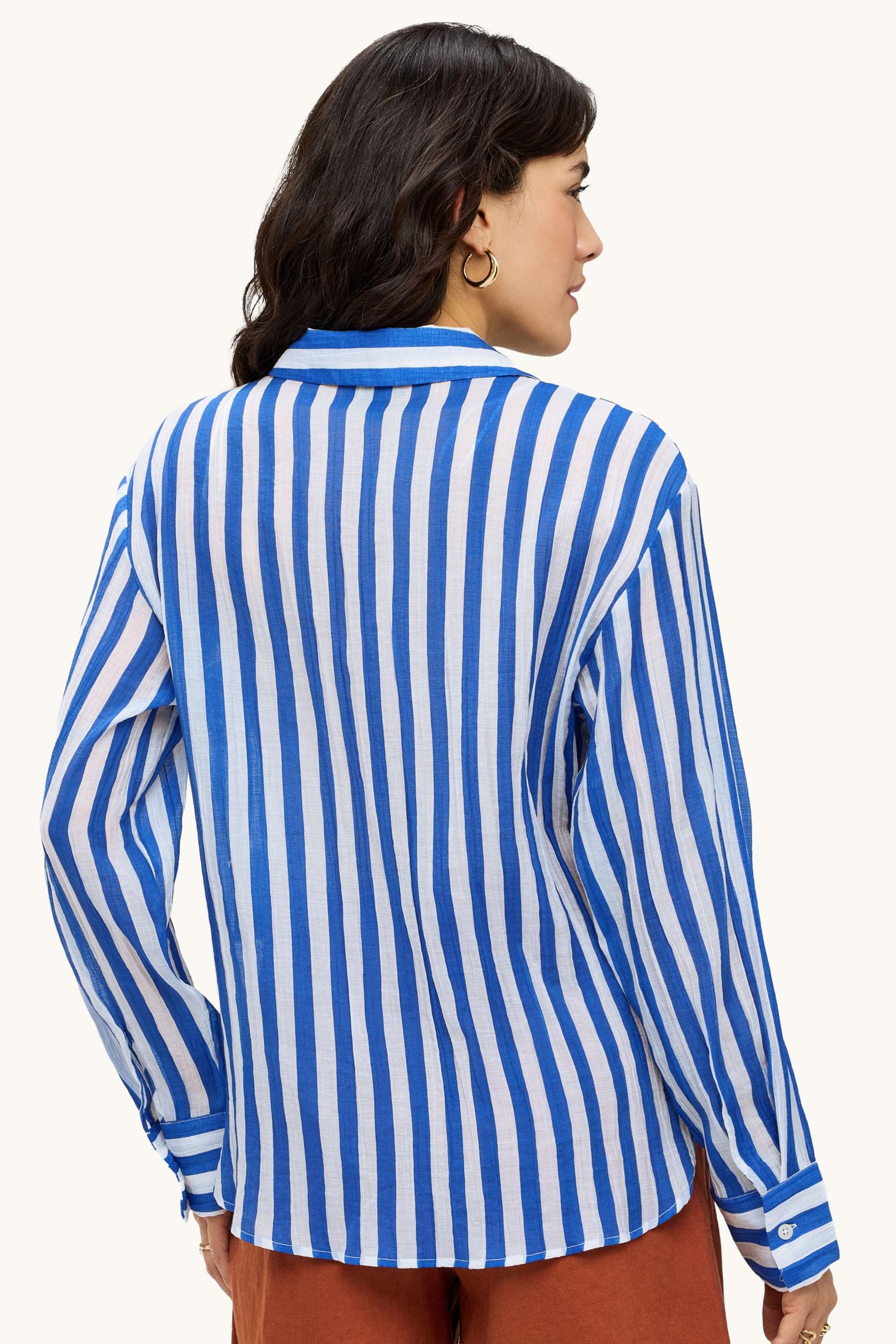 V-neck blouse - striped - textured blue / white