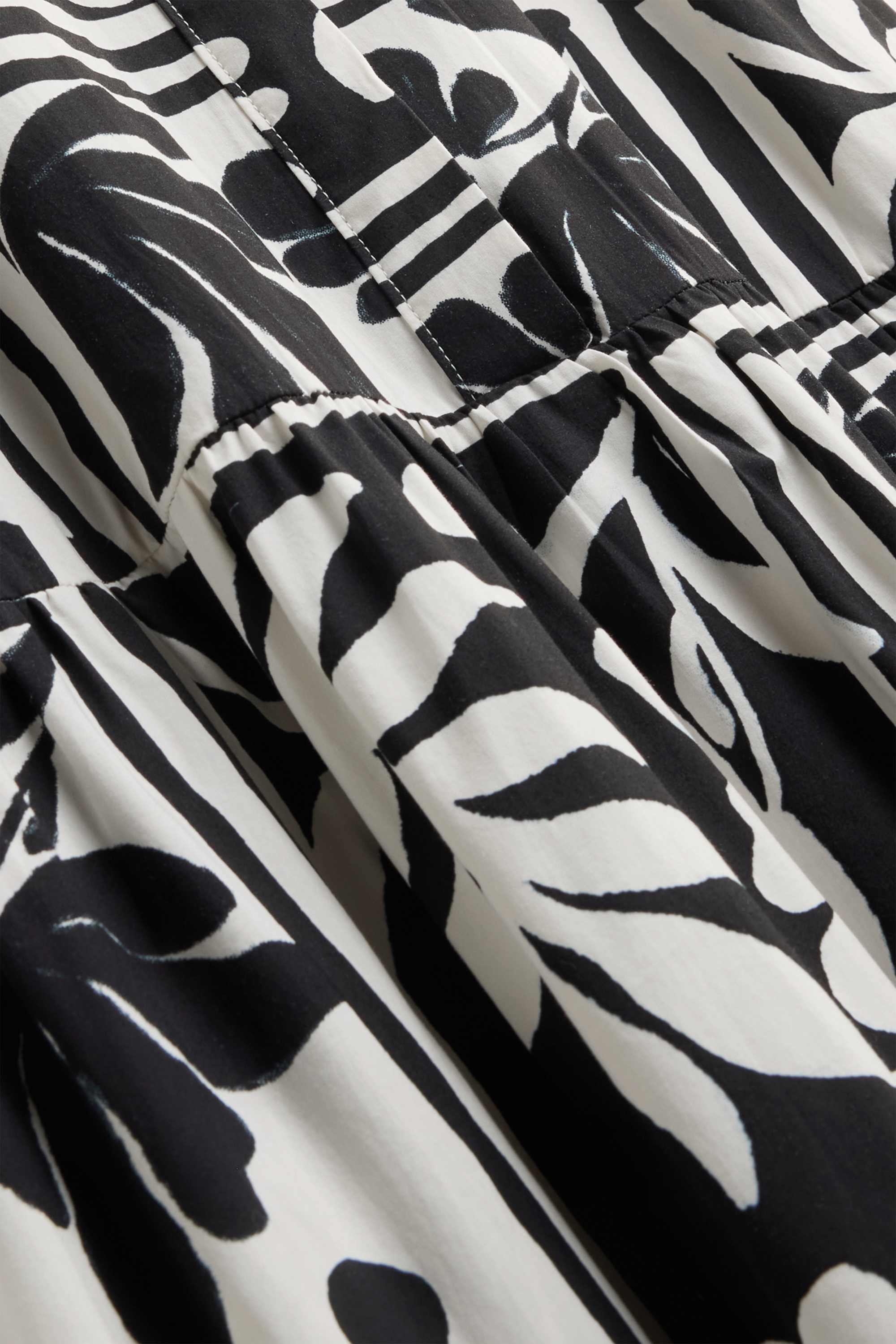Dress black / white