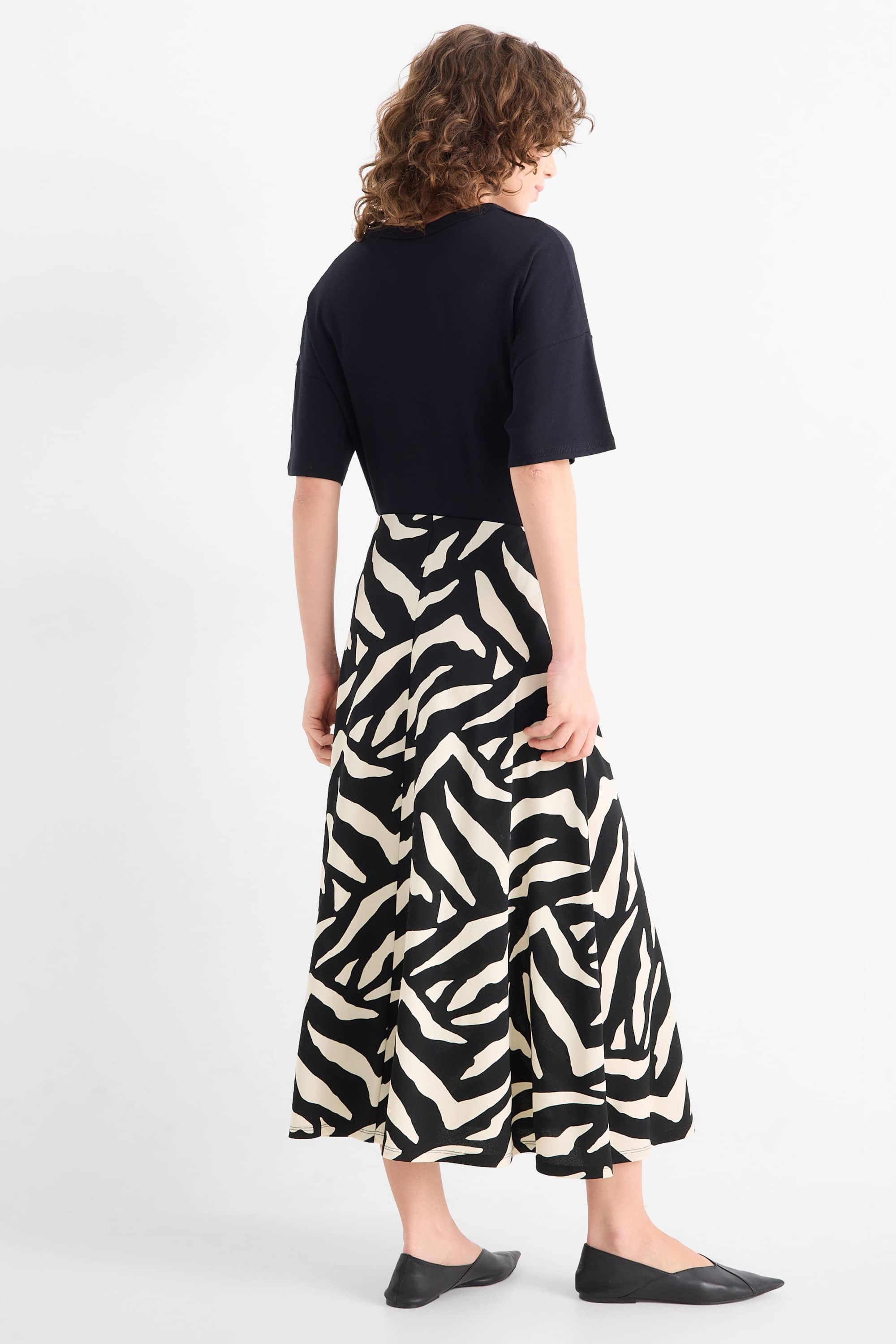 Skirt - patterned black / beige