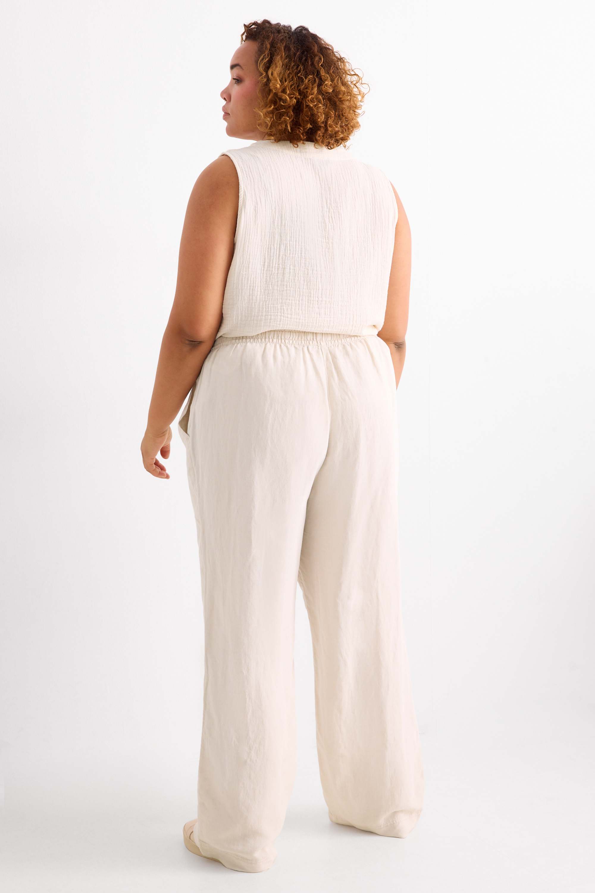 Cloth trousers - mid-rise waist - wide leg - linen blend light beige