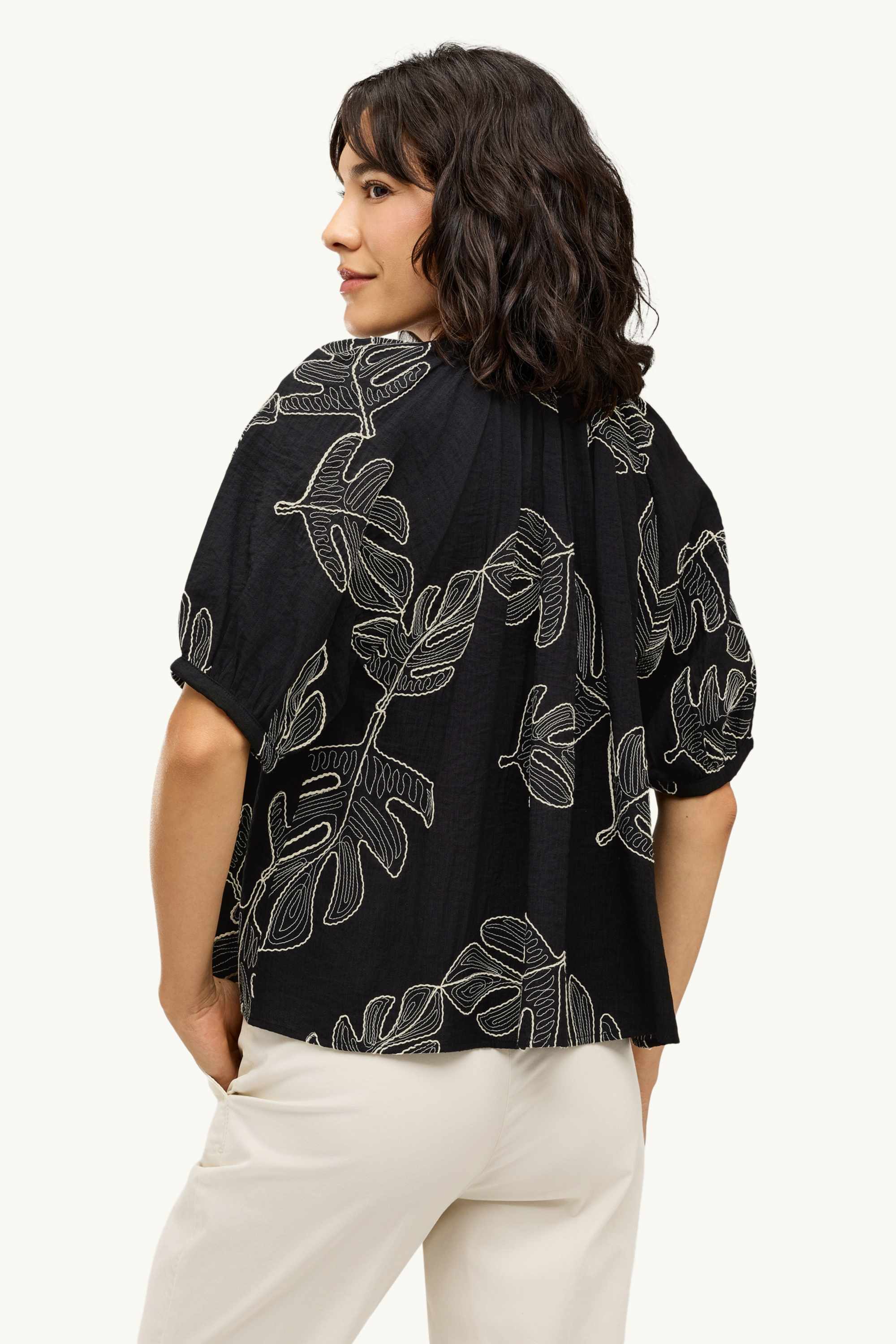 V-neck blouse - patterned black