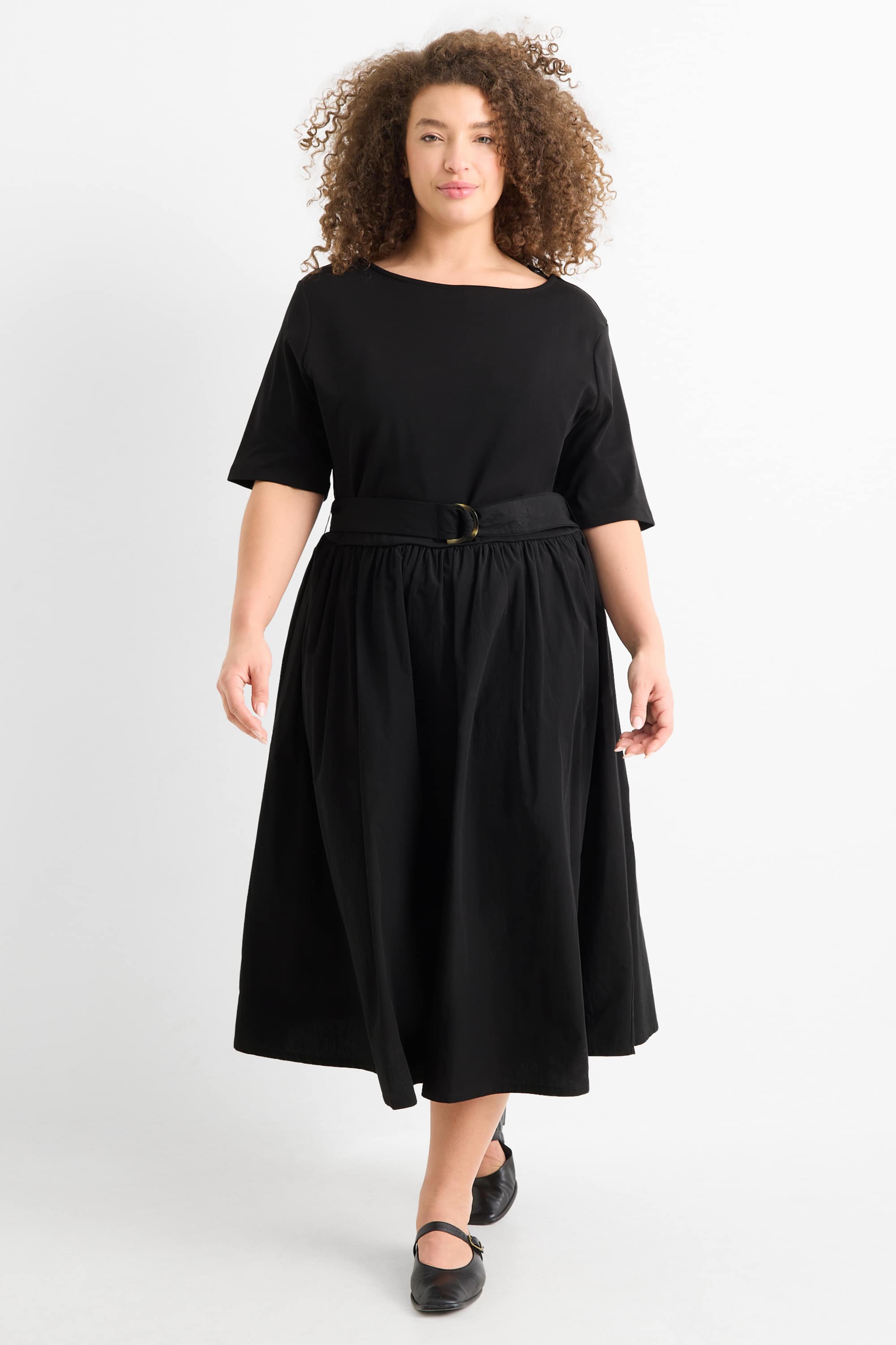 Fit & flare dress with belt black