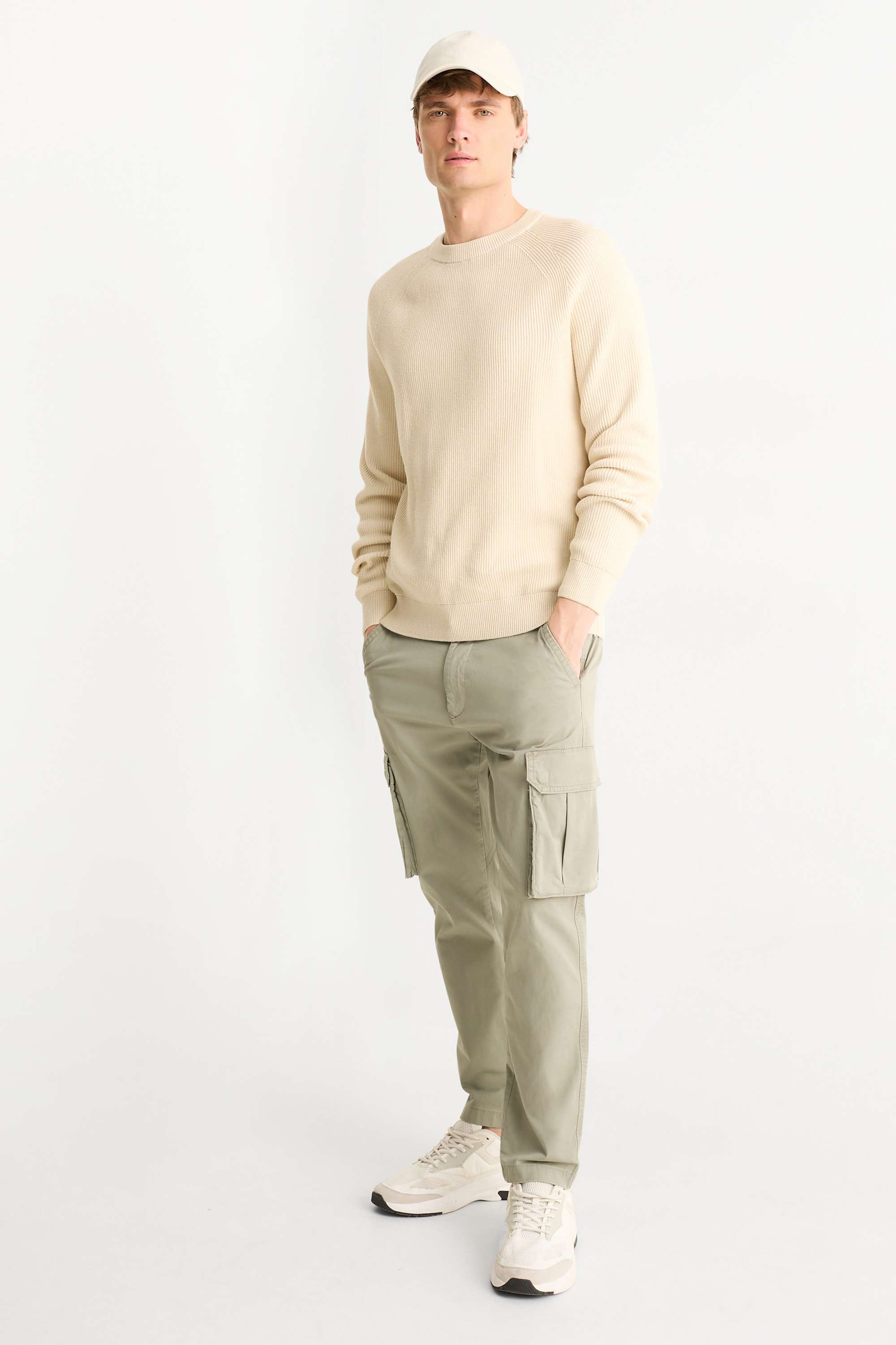 Cargo trousers green