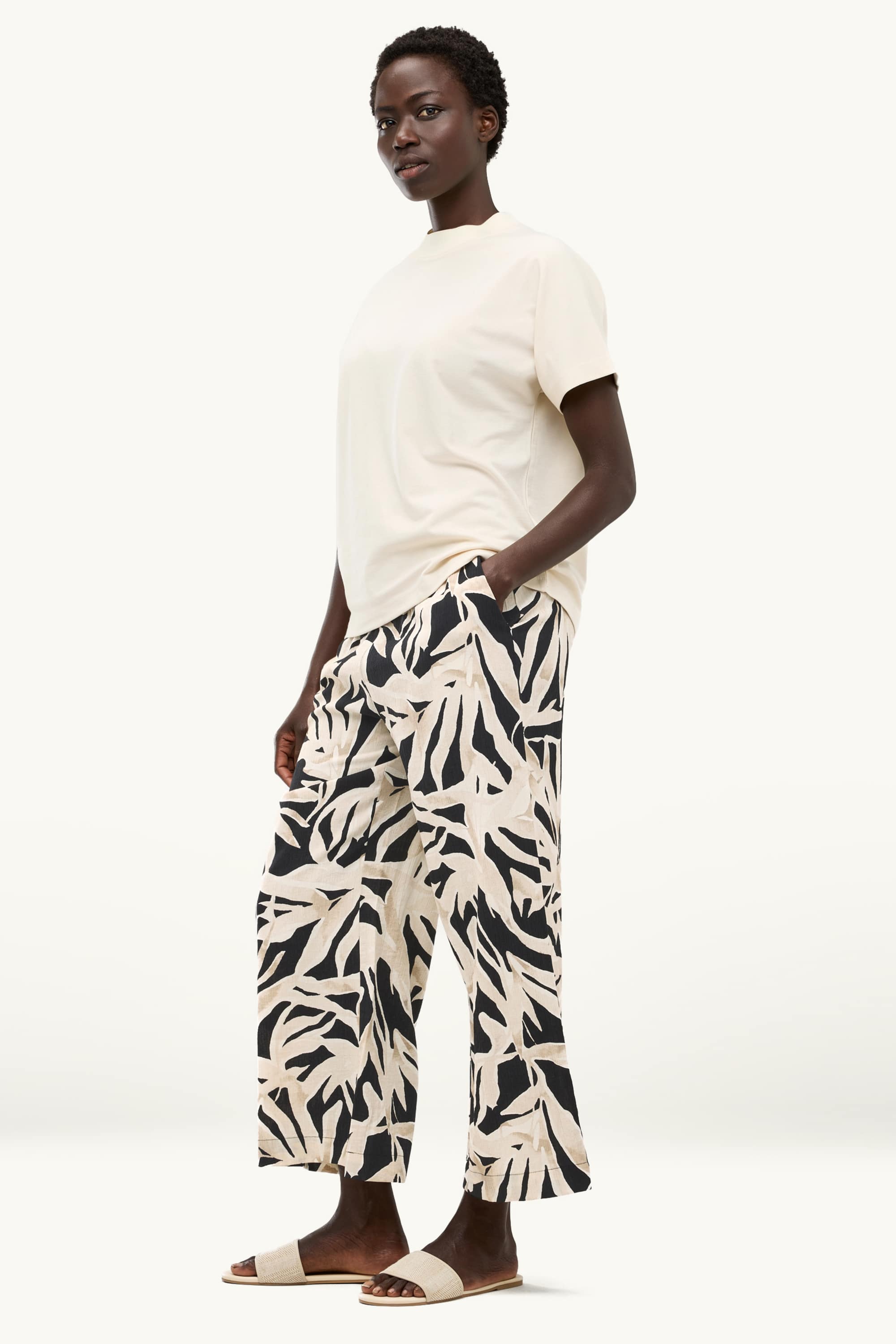 Cloth trousers - high waist - palazzo - patterned beige