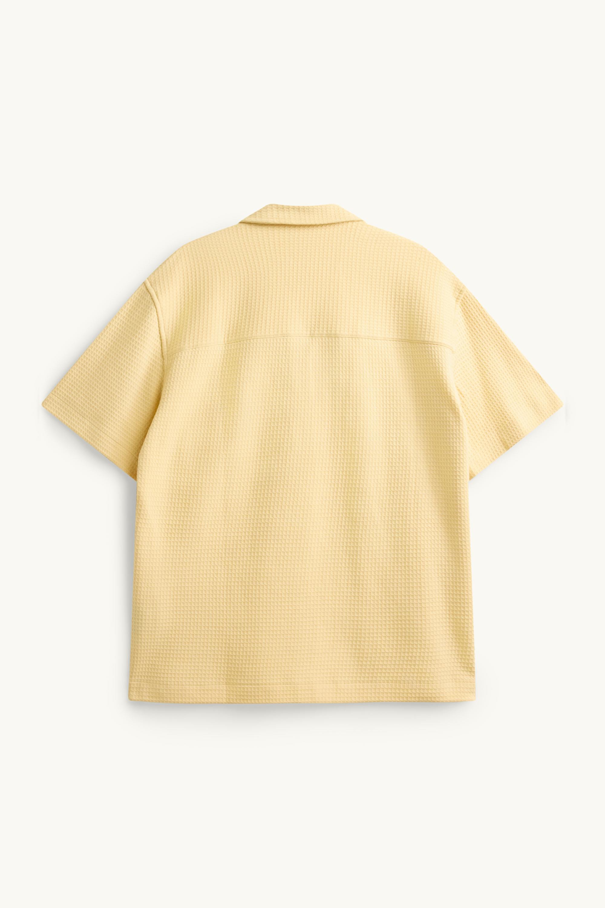 Shirt - relaxed fit - lapel collar - textured yellow