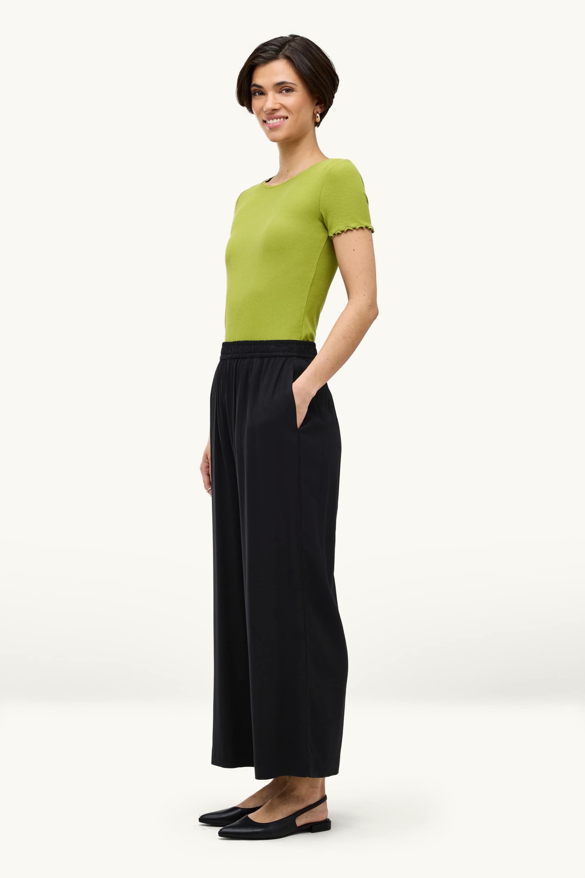 Cropped cloth trousers - high waist - wide leg black
