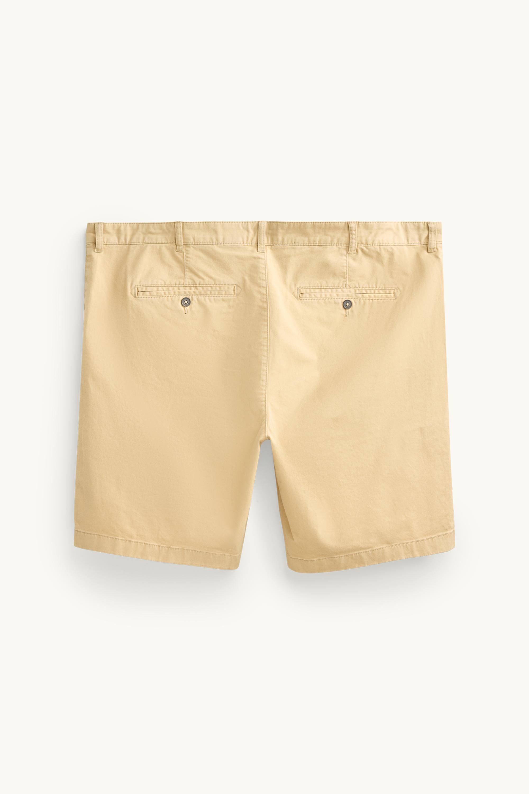 Shorts yellow