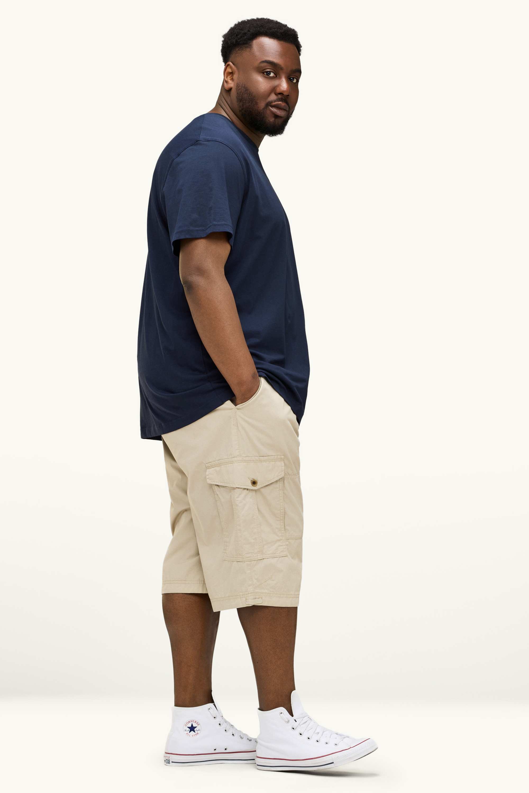 Cargo shorts with belt creme