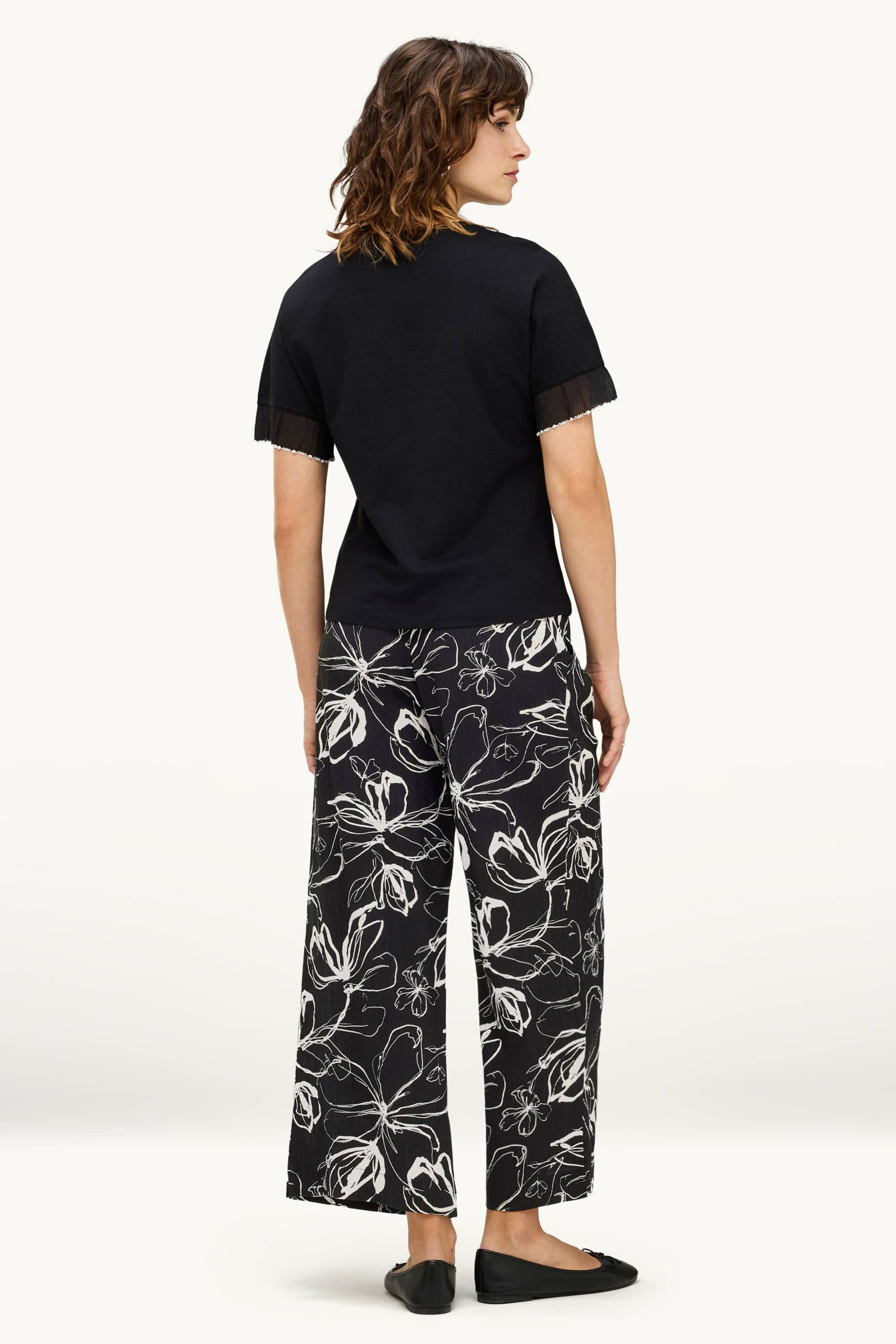 Cropped cloth trousers - high waist - palazzo - floral white / black