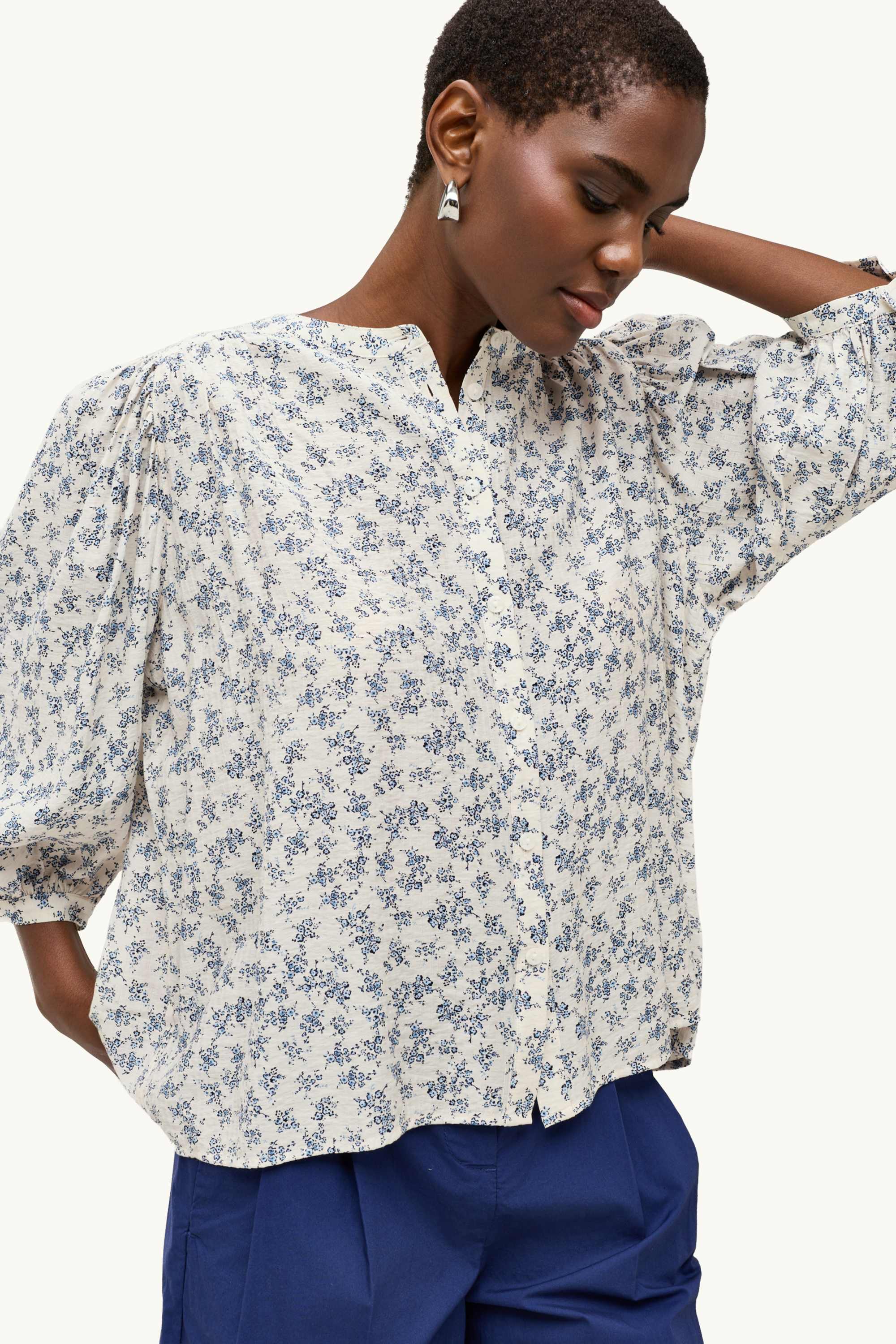 Blouse - floral blue / white (1)
