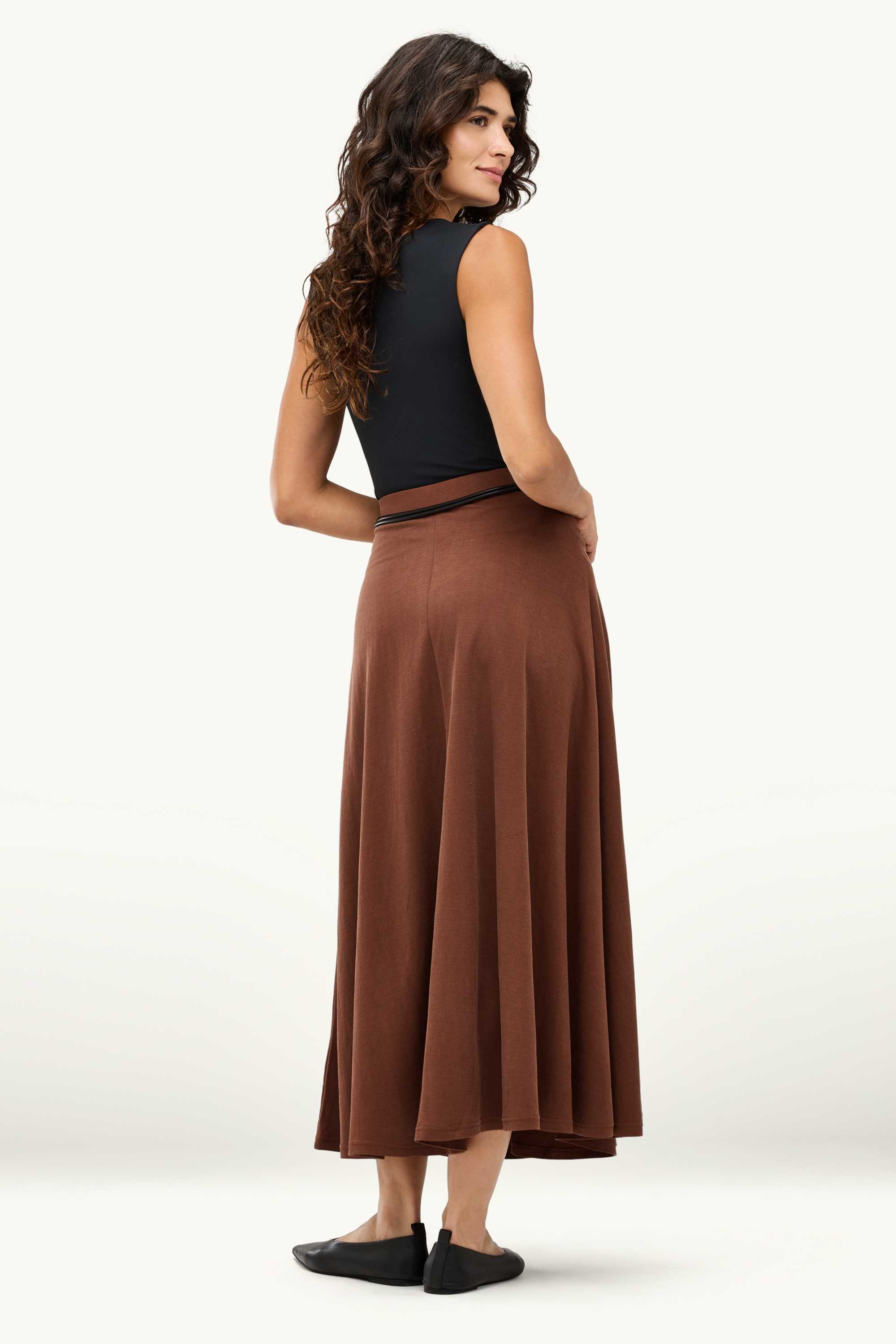 Skirt with belt brown