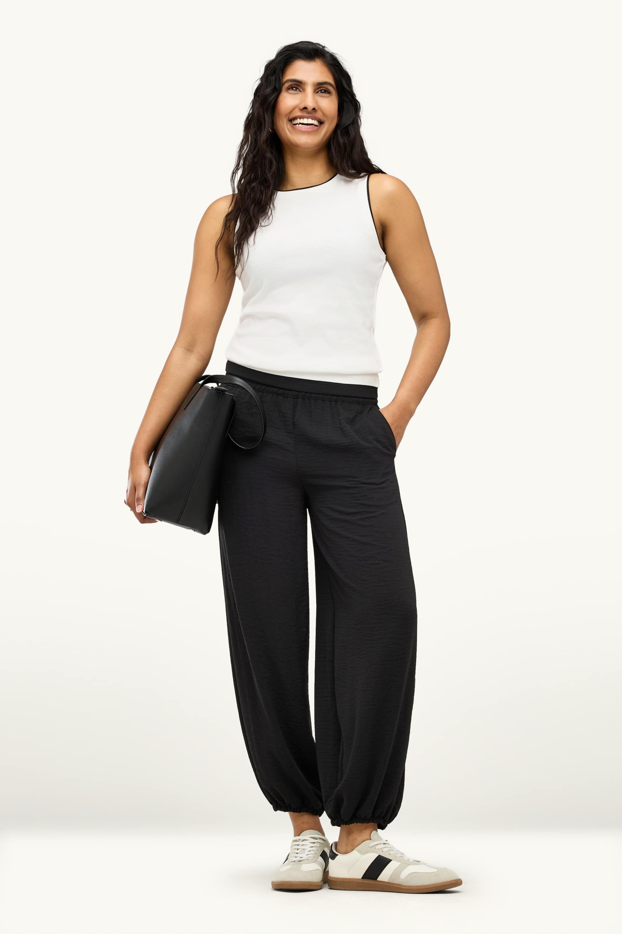 Harem trousers - mid-rise waist - balloon leg black