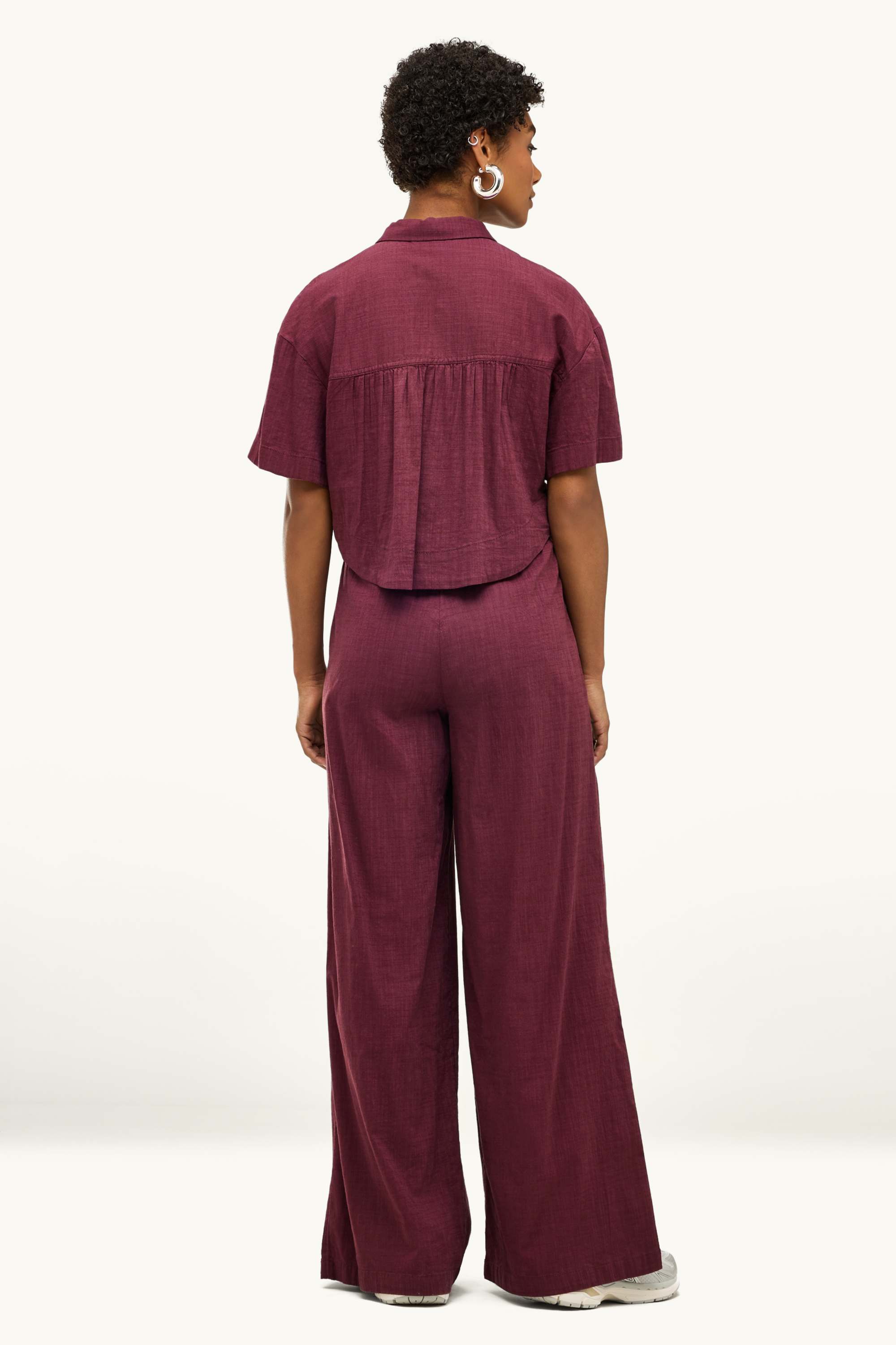 Cloth trousers - mid-rise waist - wide leg bordeaux
