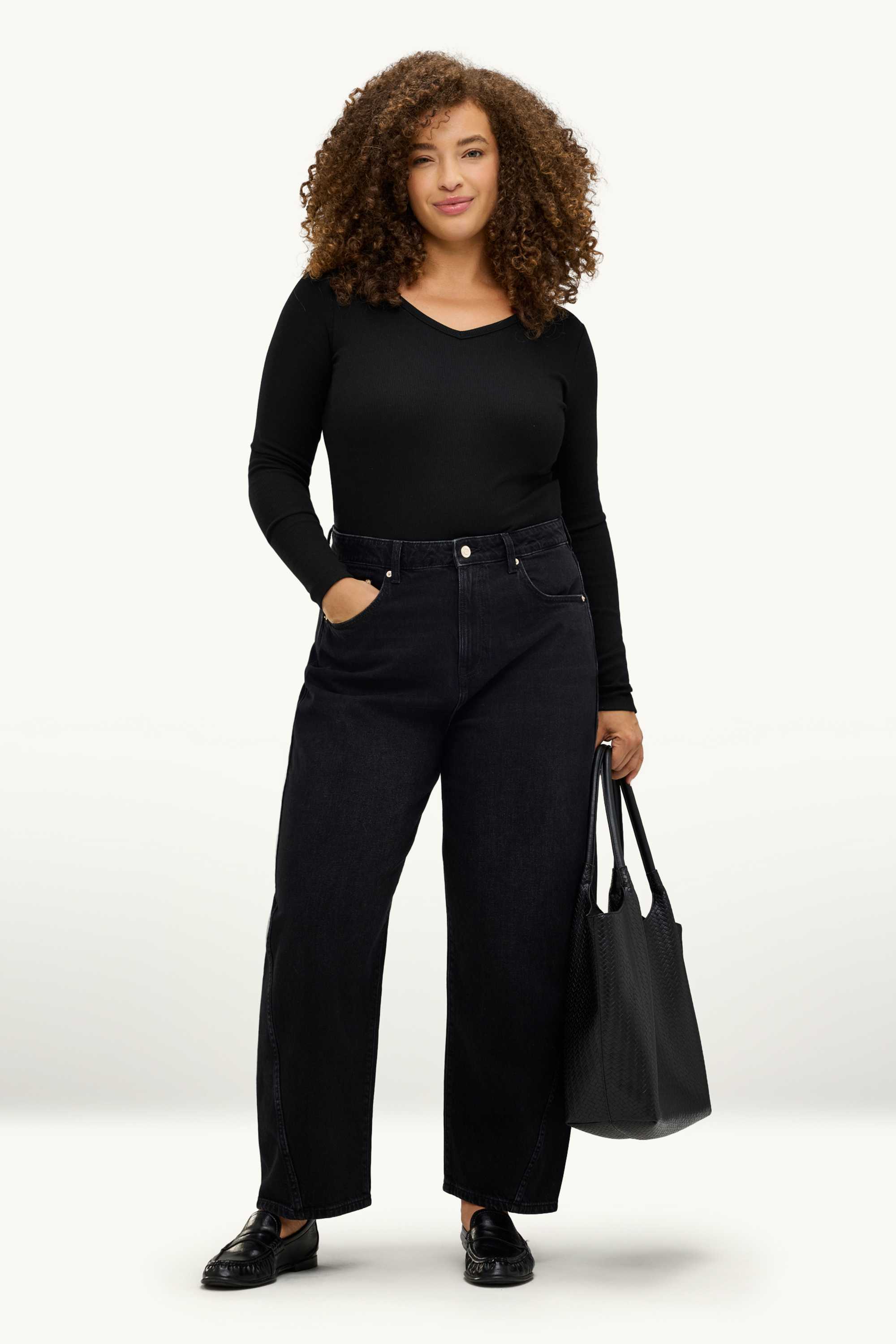 Long sleeve top with V-neck - slim fit black