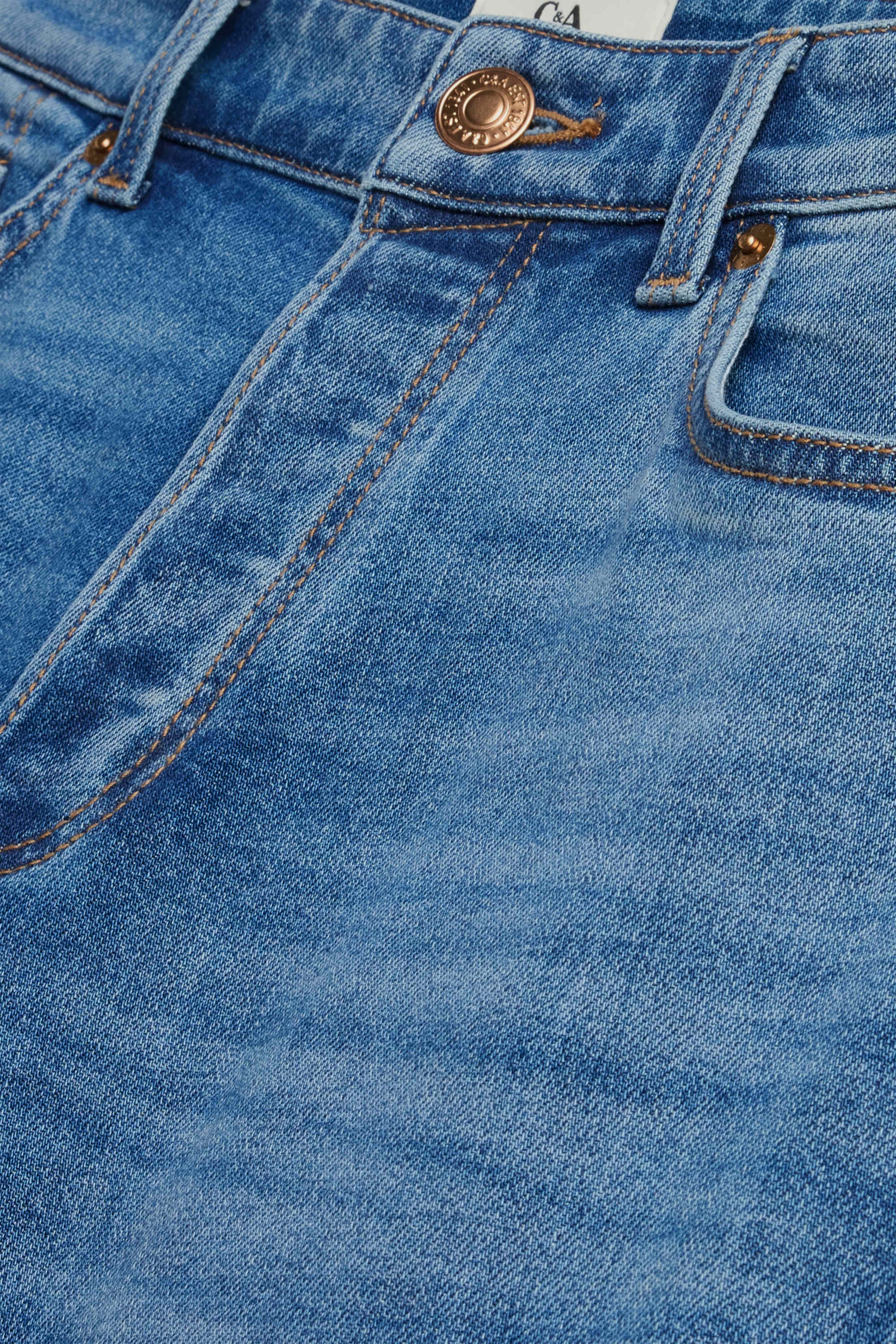 Boyfriend jeans - mid-rise waist blue denim
