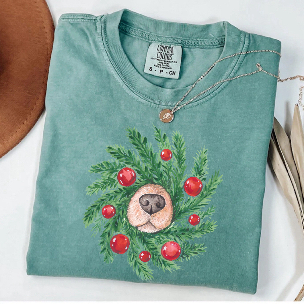 Comfort Color Cute Dog Nose Christmas Wreath T-shirt/Sweatshirt-Magmoo