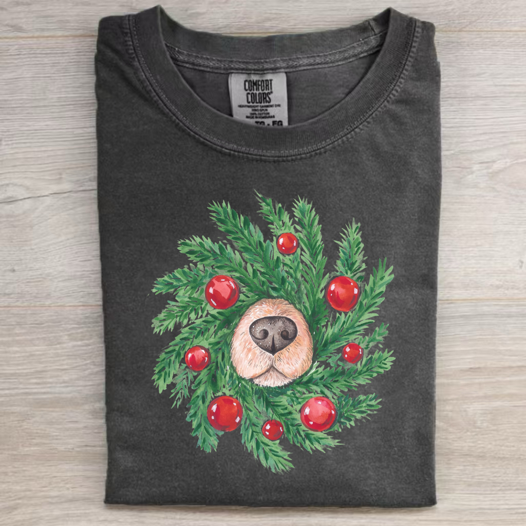 Comfort Color Cute Dog Nose Christmas Wreath T-shirt/Sweatshirt-Magmoo