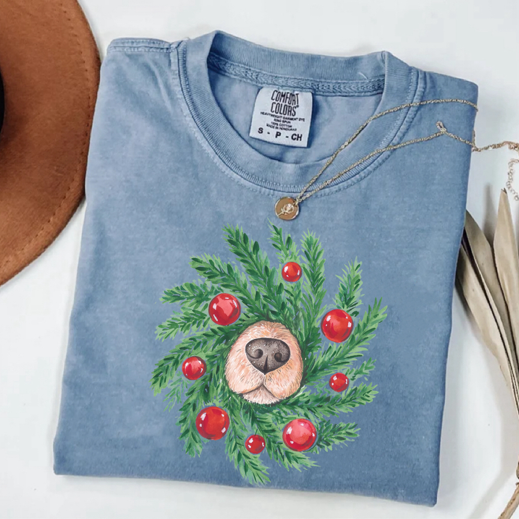Comfort Color Cute Dog Nose Christmas Wreath T-shirt/Sweatshirt-Magmoo